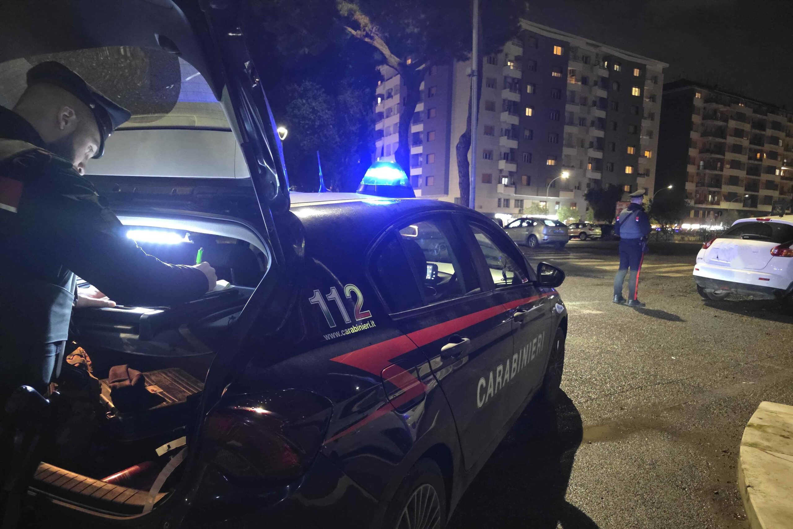 CASILINA_-_I_Carabinieri_durante_i_controlli__3_