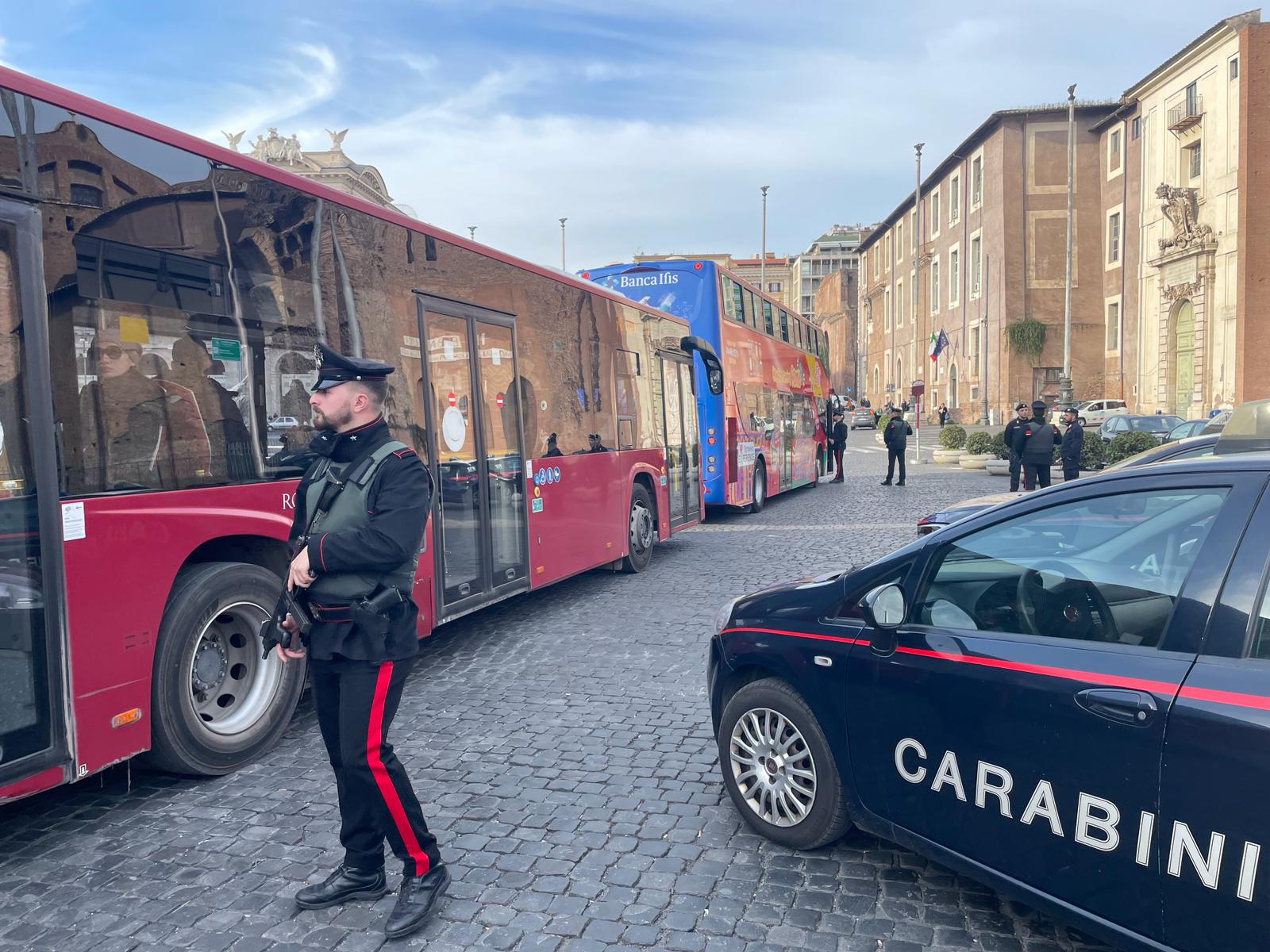CENTRO_-_I_Controlli_dei_Carabinieri_nel_centro_storico__1_