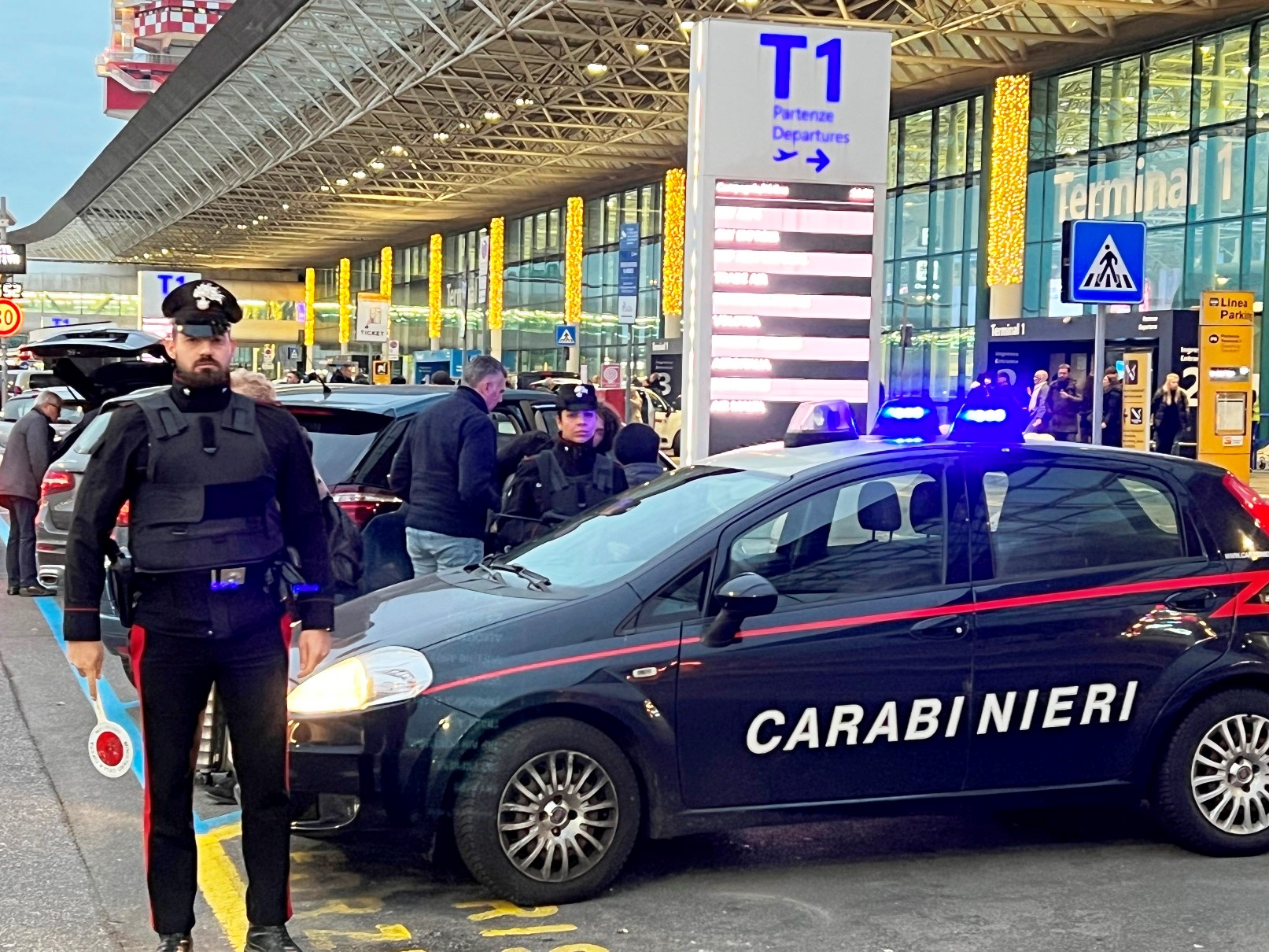 CP_AEROPORTI_-_I_controlli_dei_Carabinieri_all_Aeroporto_di_Fiumicino__1_