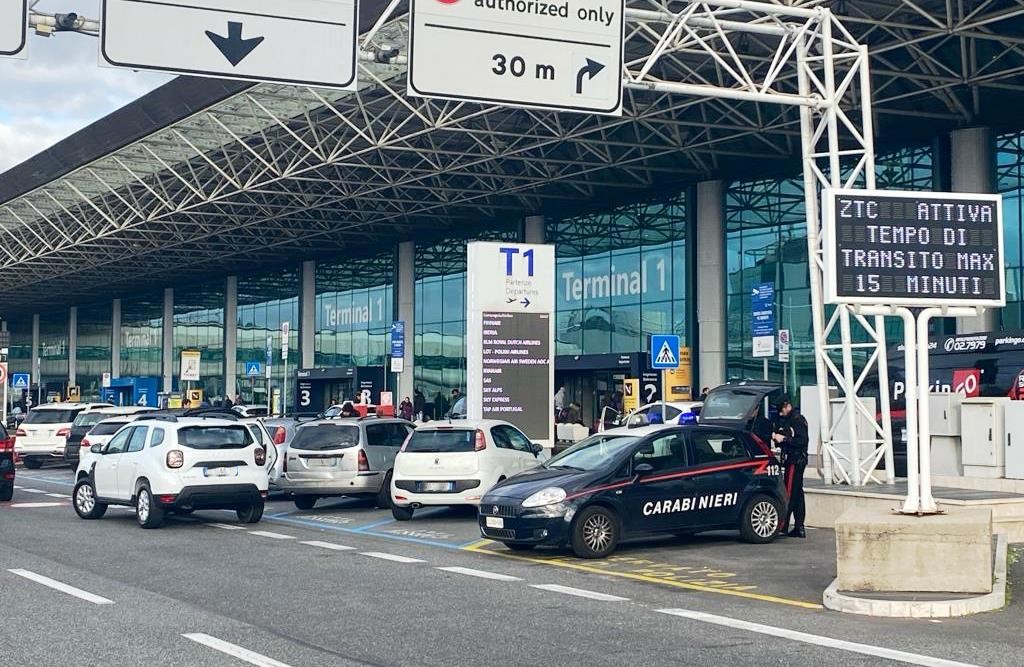 CP_AEROPORTI_-_I_controlli_dei_Carabinieri_all_Aeroporto_di_Fiumicino__2_