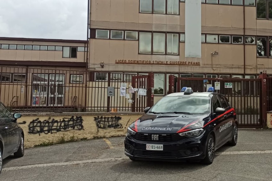 EUR_-_I_Carabinieri_intervenuti_nella_scuola__1_