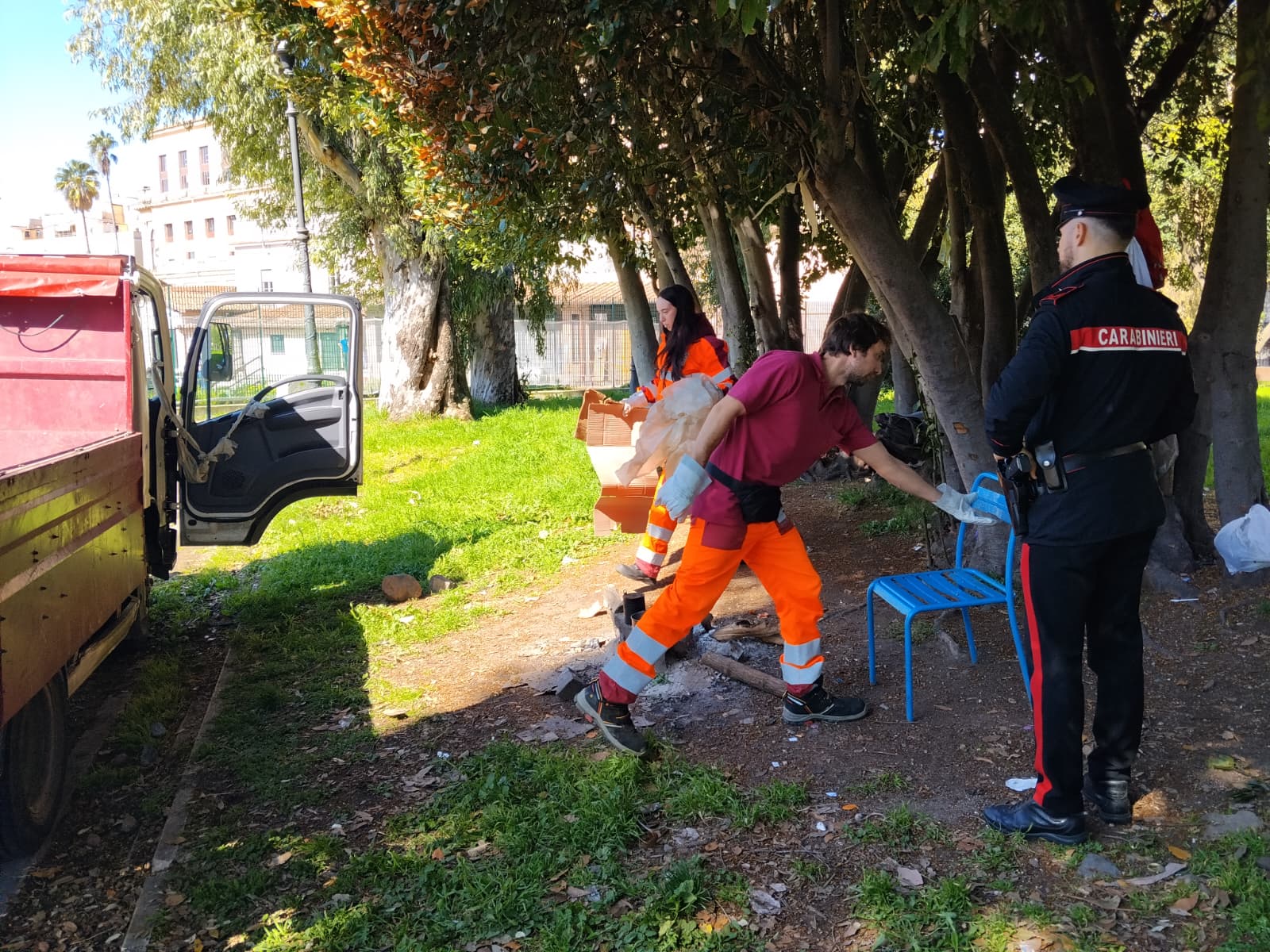 PIAZZA_DANTE_-_I_Carabinieri_impegnati_nei_controlli_a_Colle_Oppio_e_Celio__3_