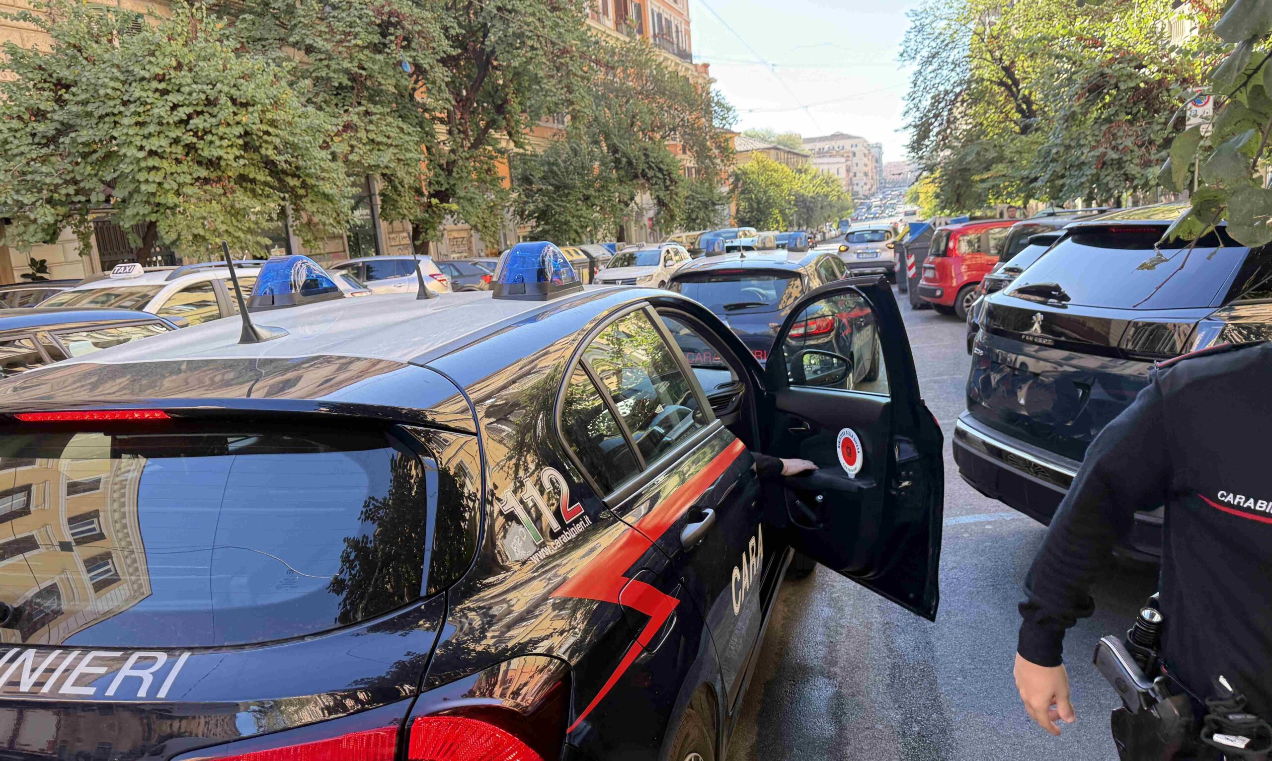 PIAZZA_DANTE_-_I_Carabinieri_interventui__1_