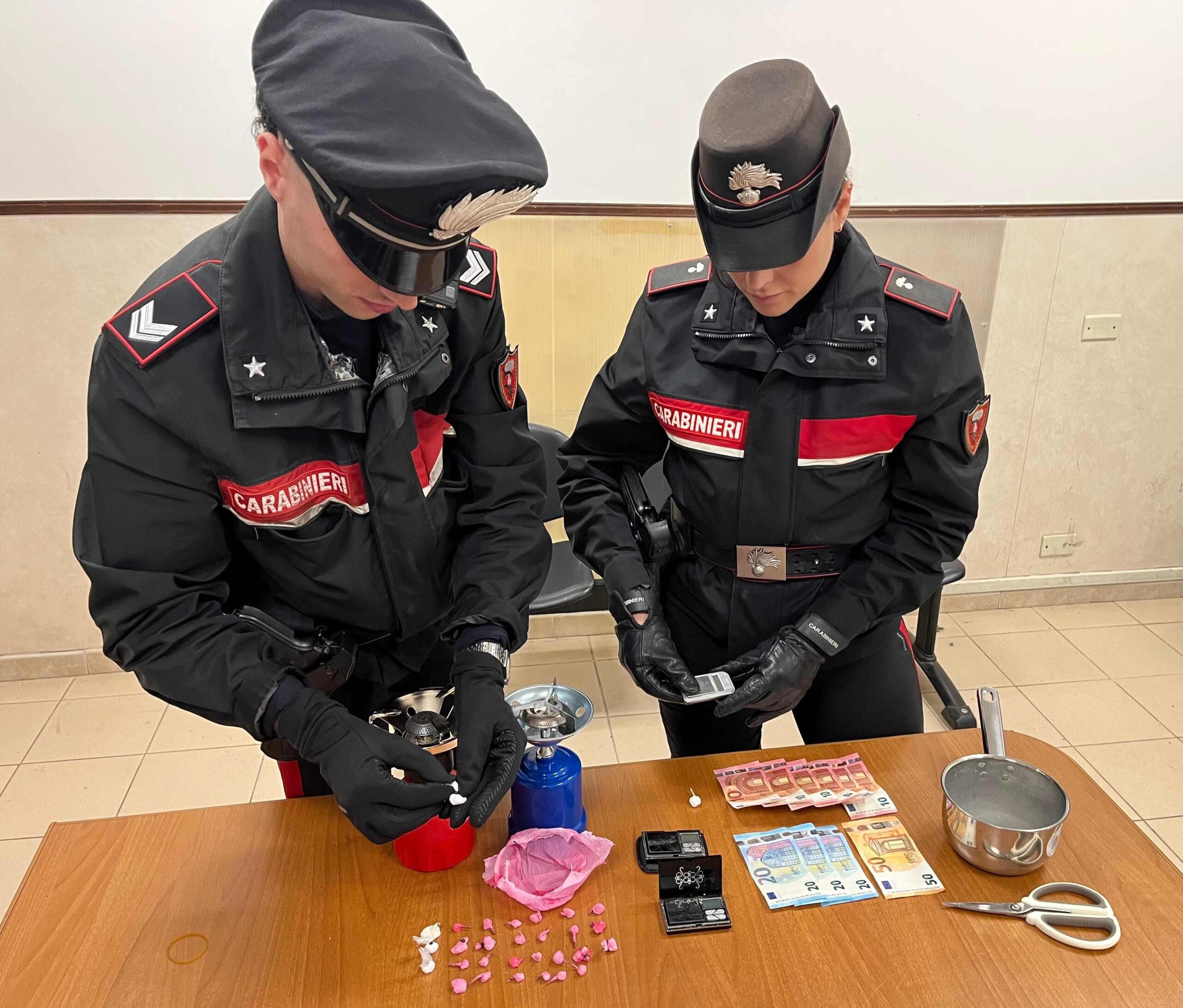 PROVINCIALE_-_Parte_della_droga_sequestrata_dai_Carabinieri__1_