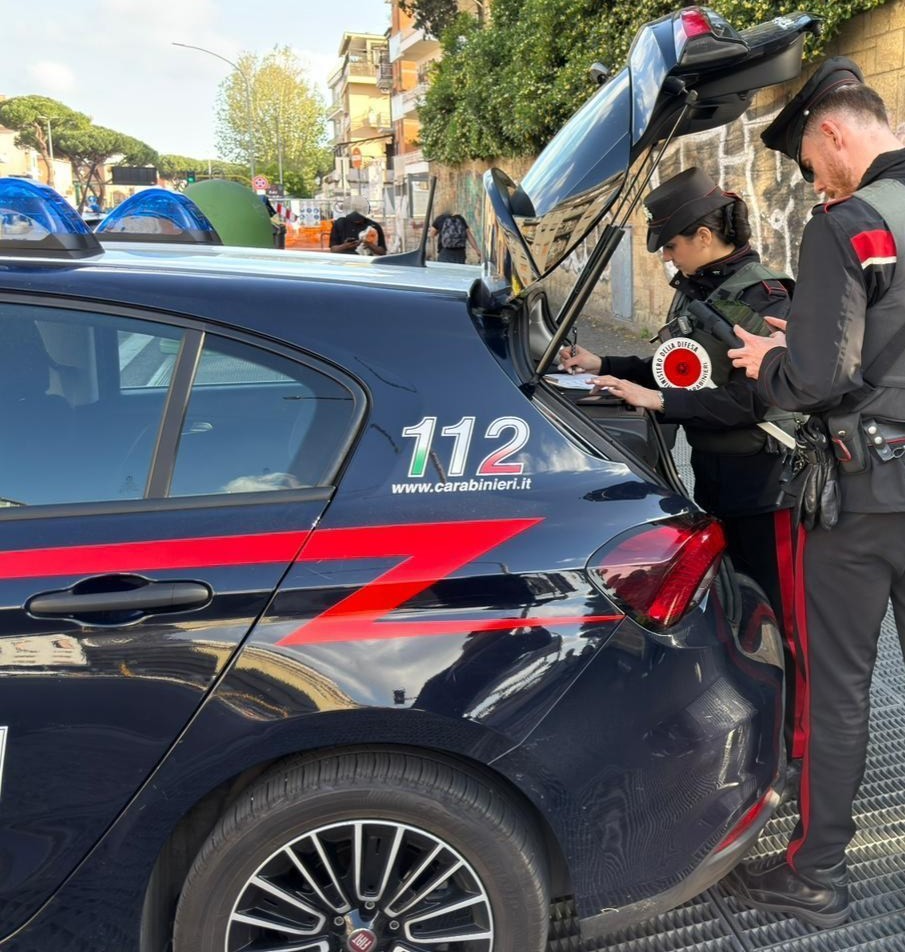 SAN_PIETRO_-_I_Carabinieri_durante_i_controlli__2_