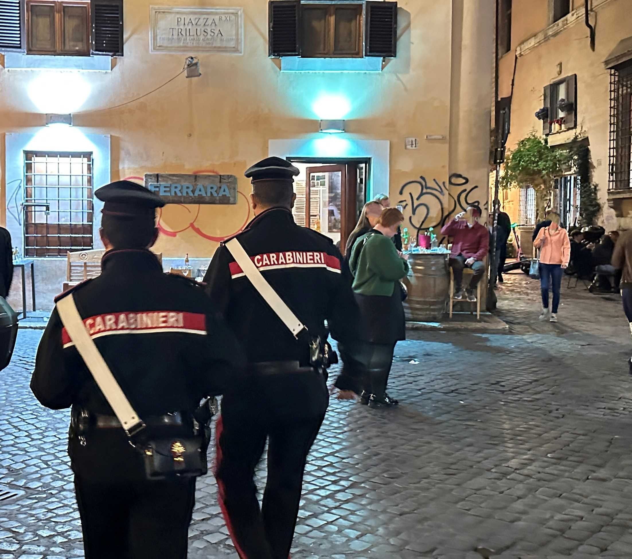 TRASTEVERE_-_I_Carabinieri_durante_i_controlli_durante_i_controlli_per_la_mala_movida__2_