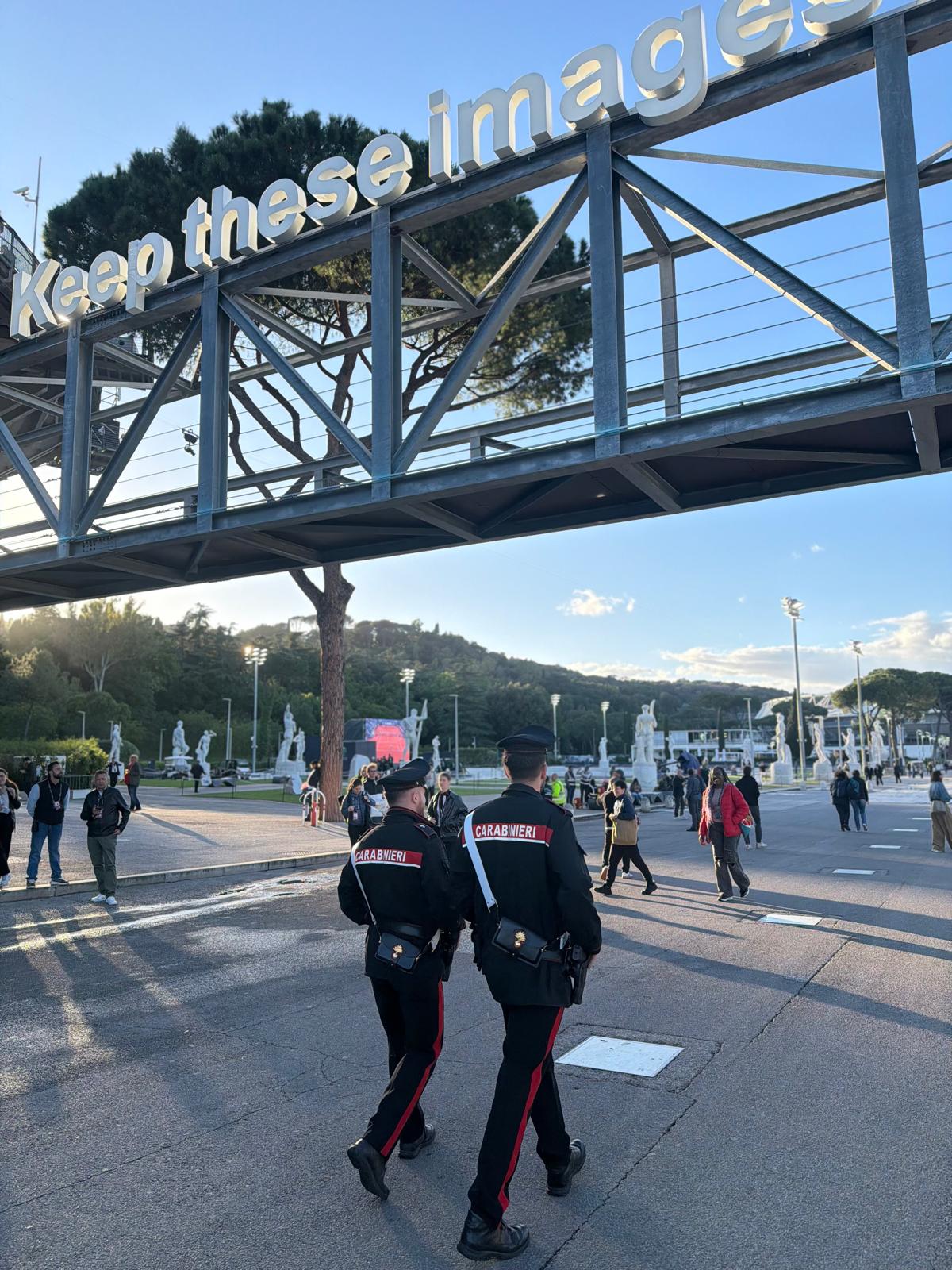 TRIONFALE_-_I_Carabinieri_impegnati_nei_controlli_al_Parco_del_Foro_Italico__2_