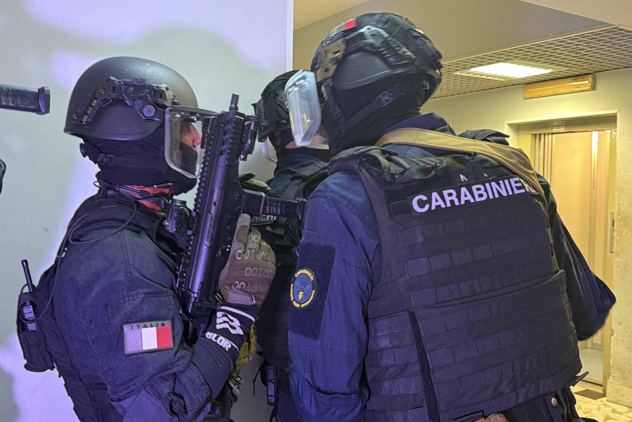 2026_05_29_NUCLEO_INV._RM_OCC_7_DROGA_E_PROSTITUZIONE_-_I_Carabinieri_impegnati_nell_operazione