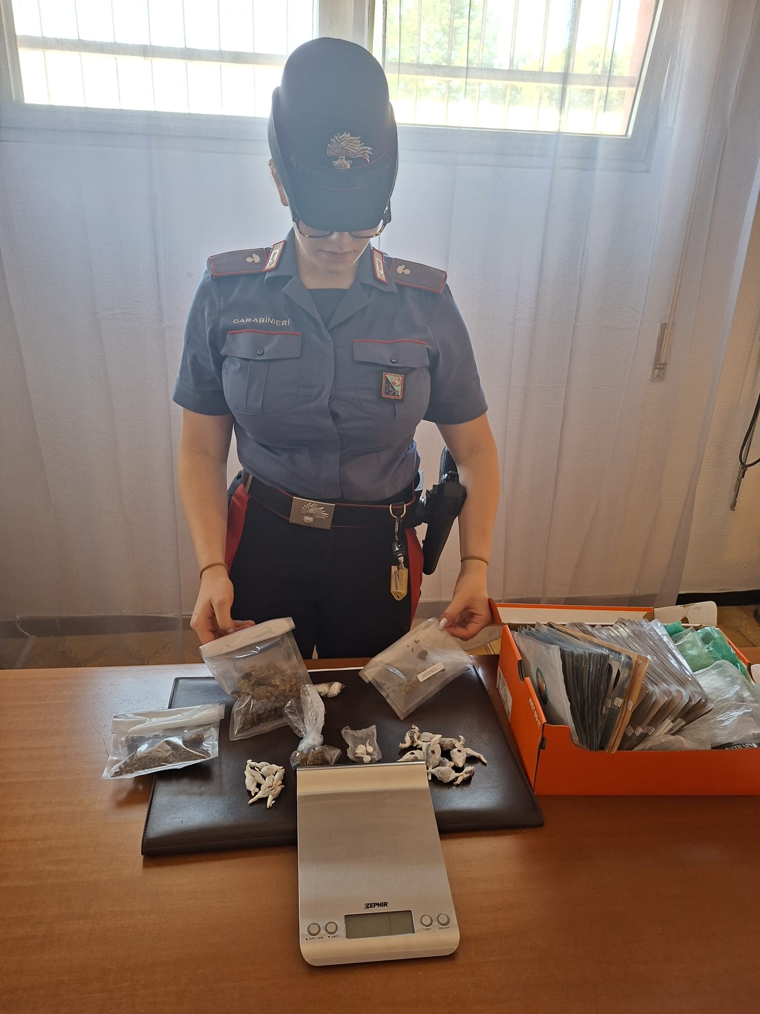 ANZIO_-_La_droga_rinvenuta_e_sequestrata_dai_Carabinieri_a_Tor_San_Lorenzo__1_