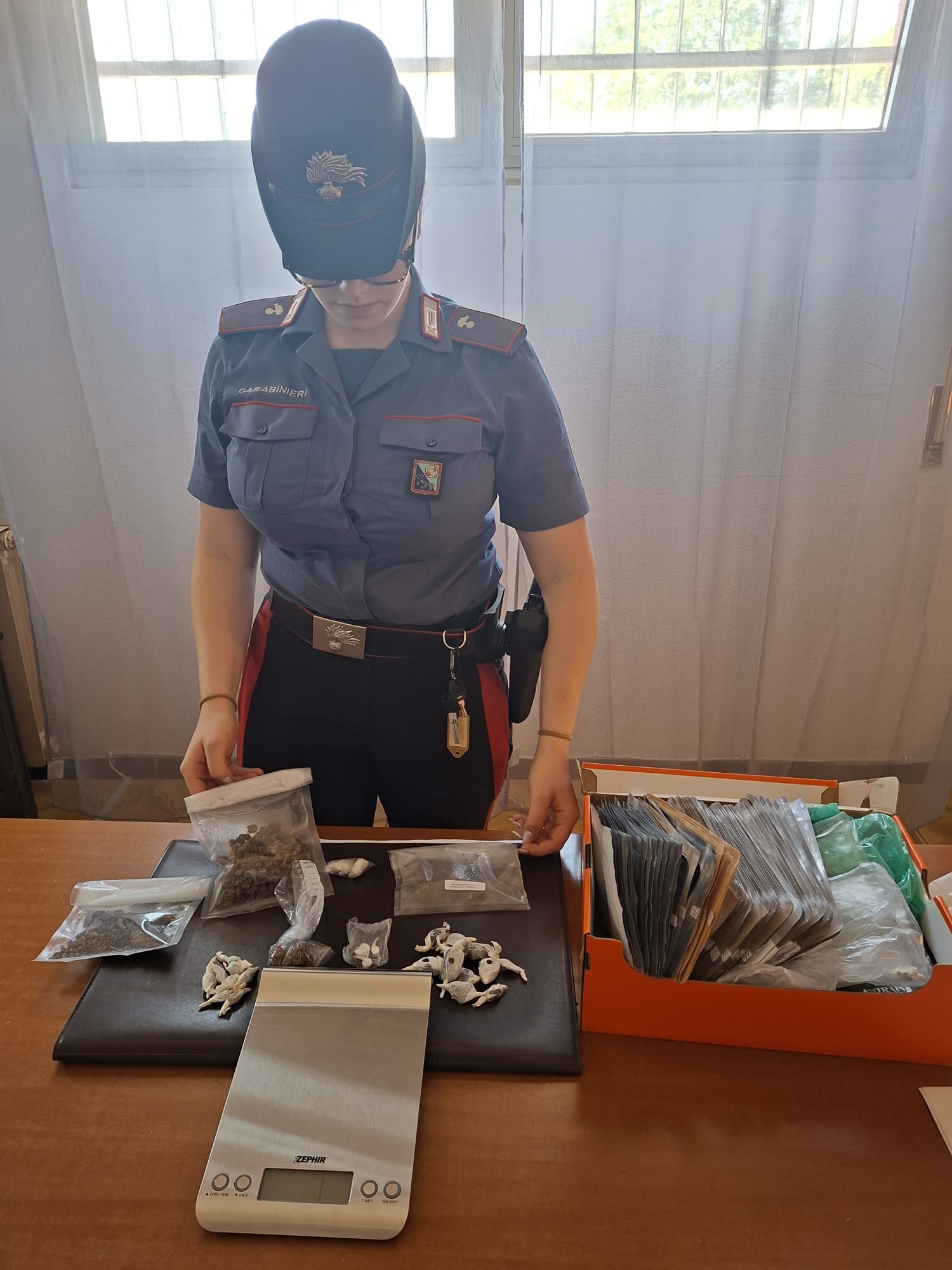 ANZIO_-_La_droga_rinvenuta_e_sequestrata_dai_Carabinieri_a_Tor_San_Lorenzo__2_