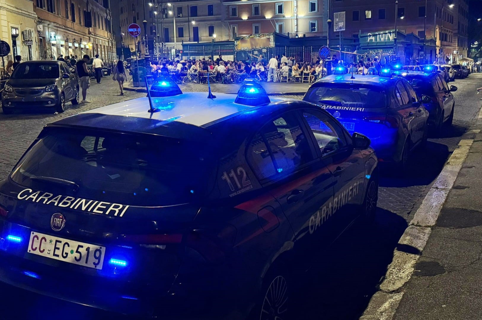 PIAZZA_DANTE_-_Controlli_dei_Carabinieri_in_zona_San_Lorenzo__1_