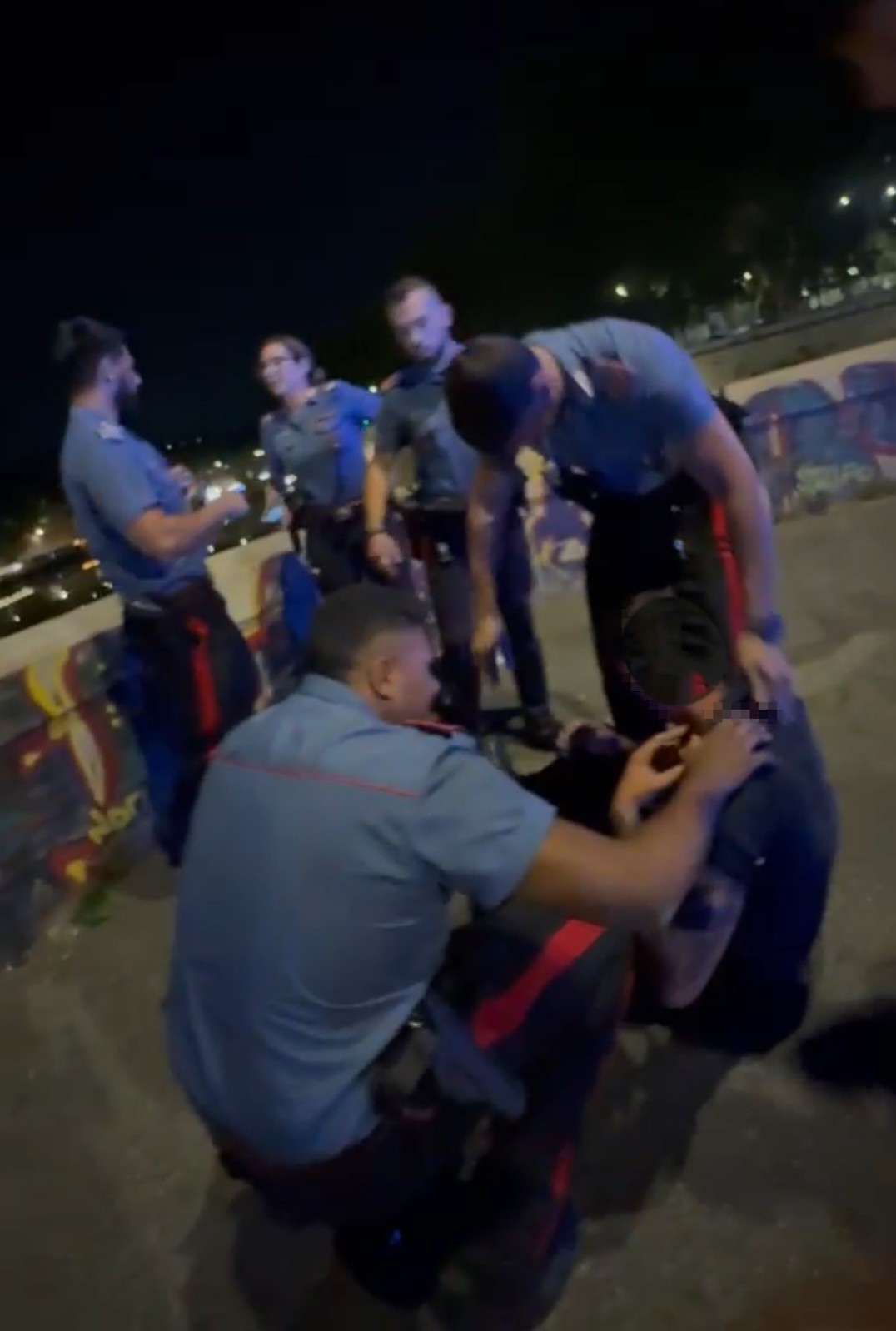 PROVINCIALE_-_I_Carabinieri_intervenuti_sul_Ponte_Garibaldi__2_