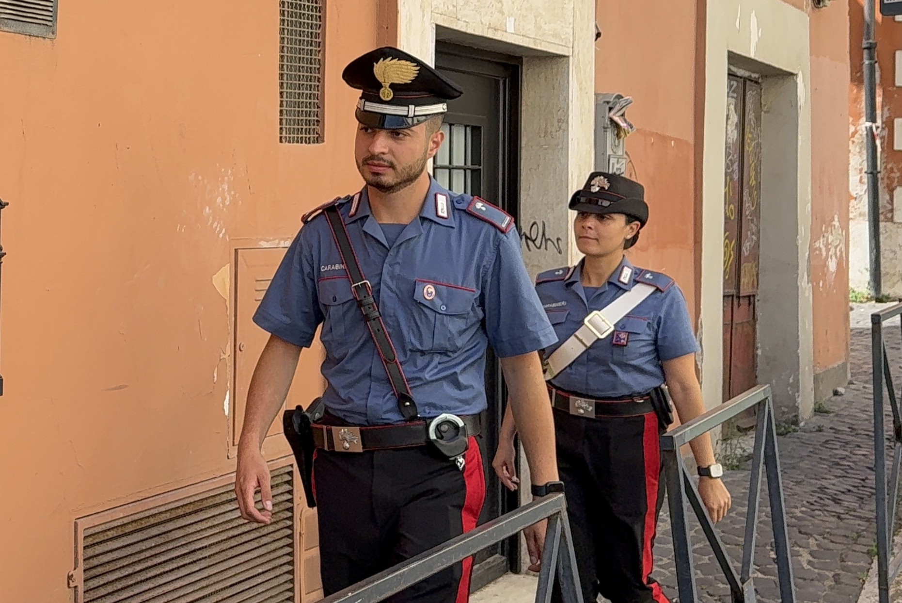 TRASTEVERE_-_Controlli_dei_Carabinieri_in_zona_Porta_Portese__1_
