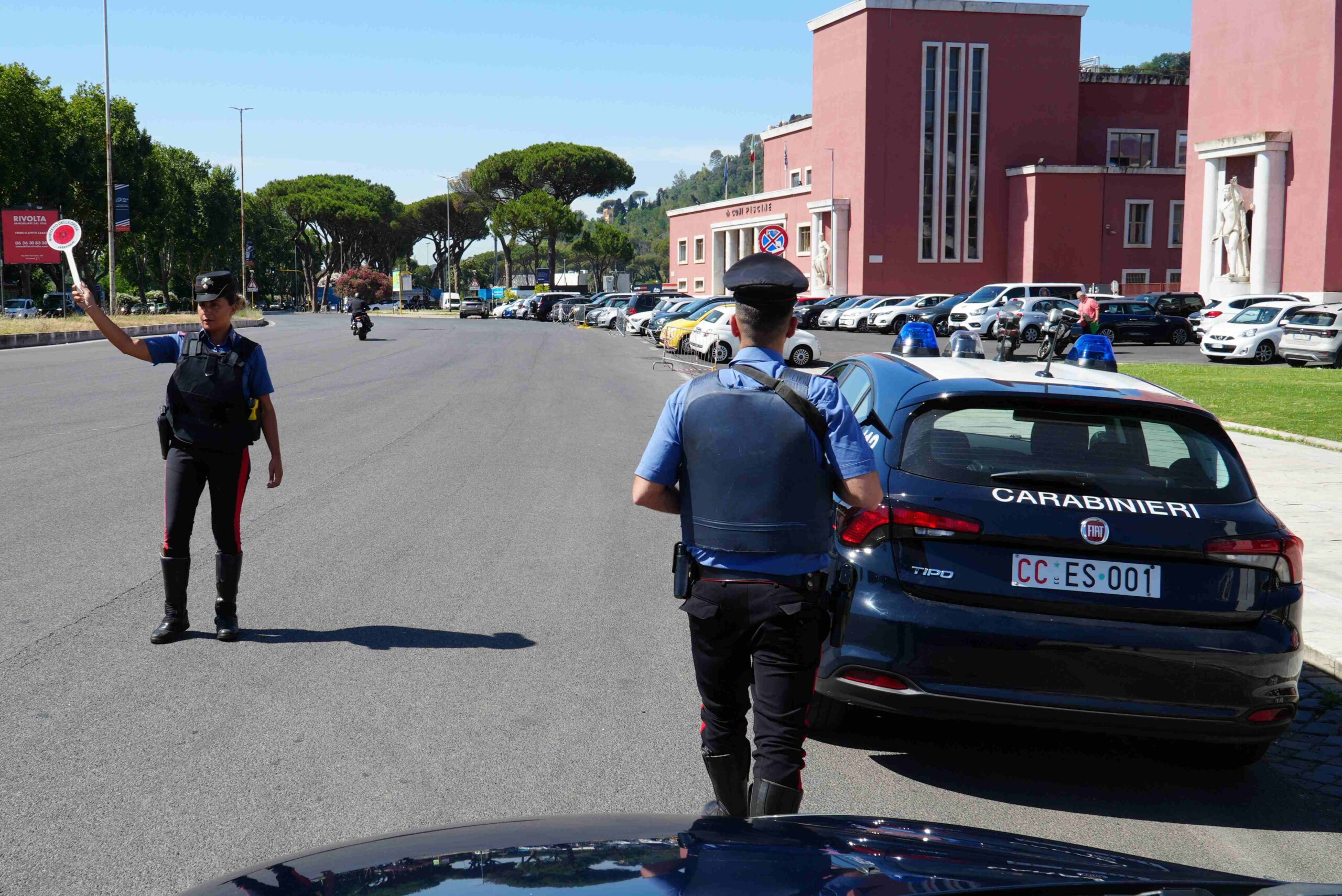 TRIONFALE_-_I_controlli_dei_Carabinieri__2_