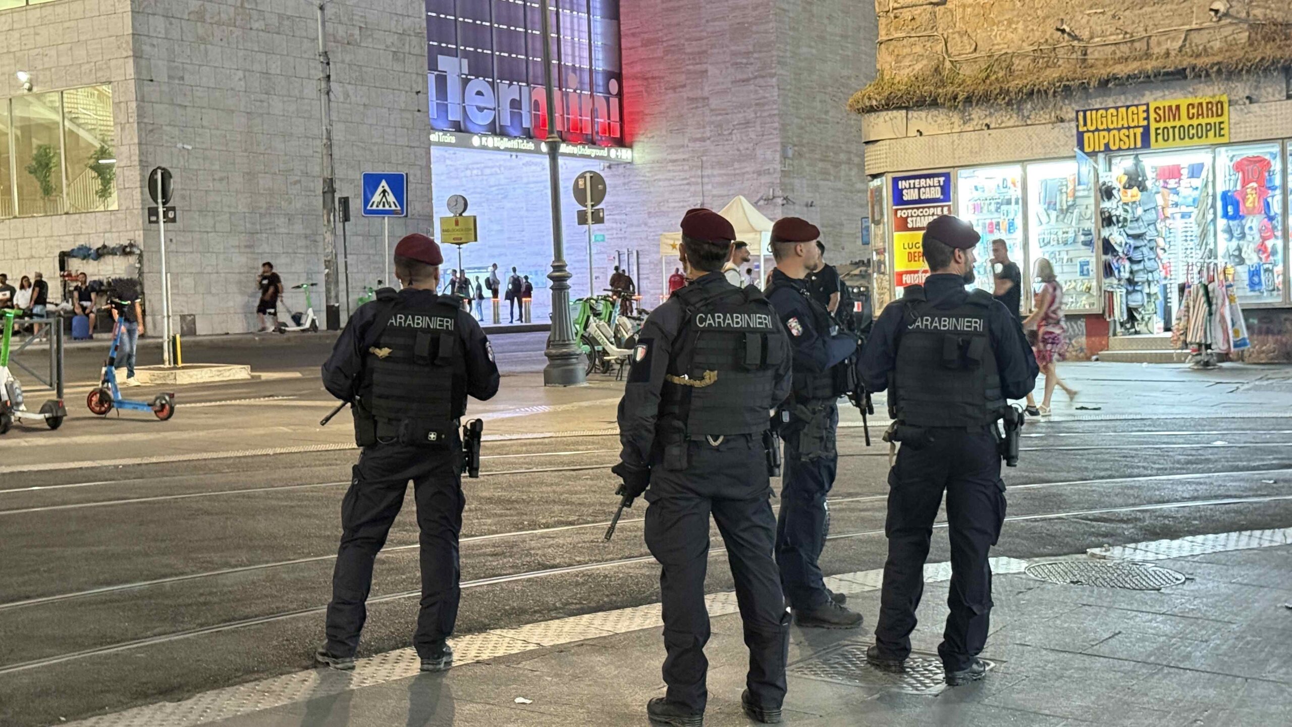 CENTRO_-_I_controlli_dei_Carabinieri_a_Termini__4_