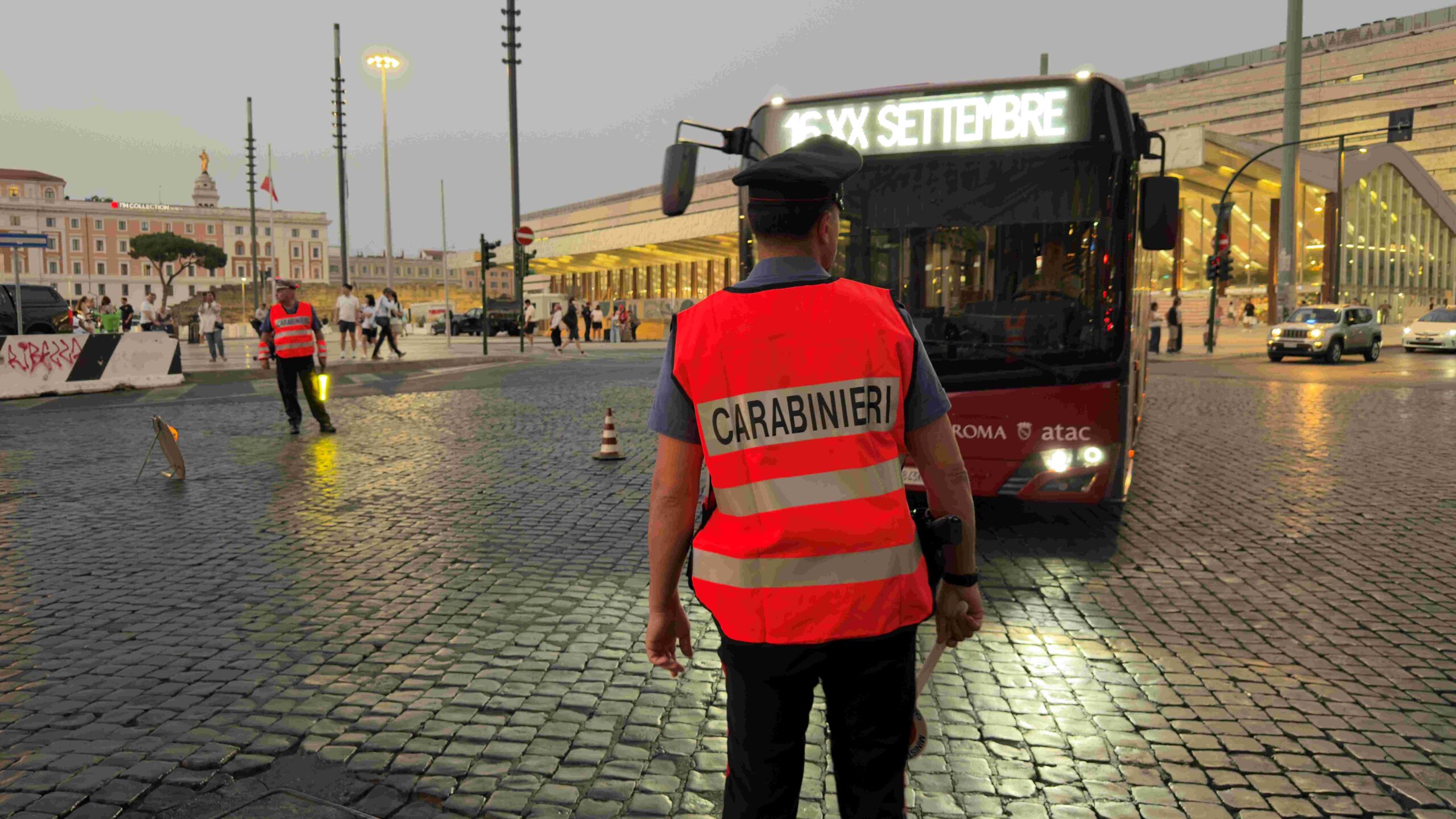 CENTRO_-_I_controlli_dei_Carabinieri_a_Termini__8_