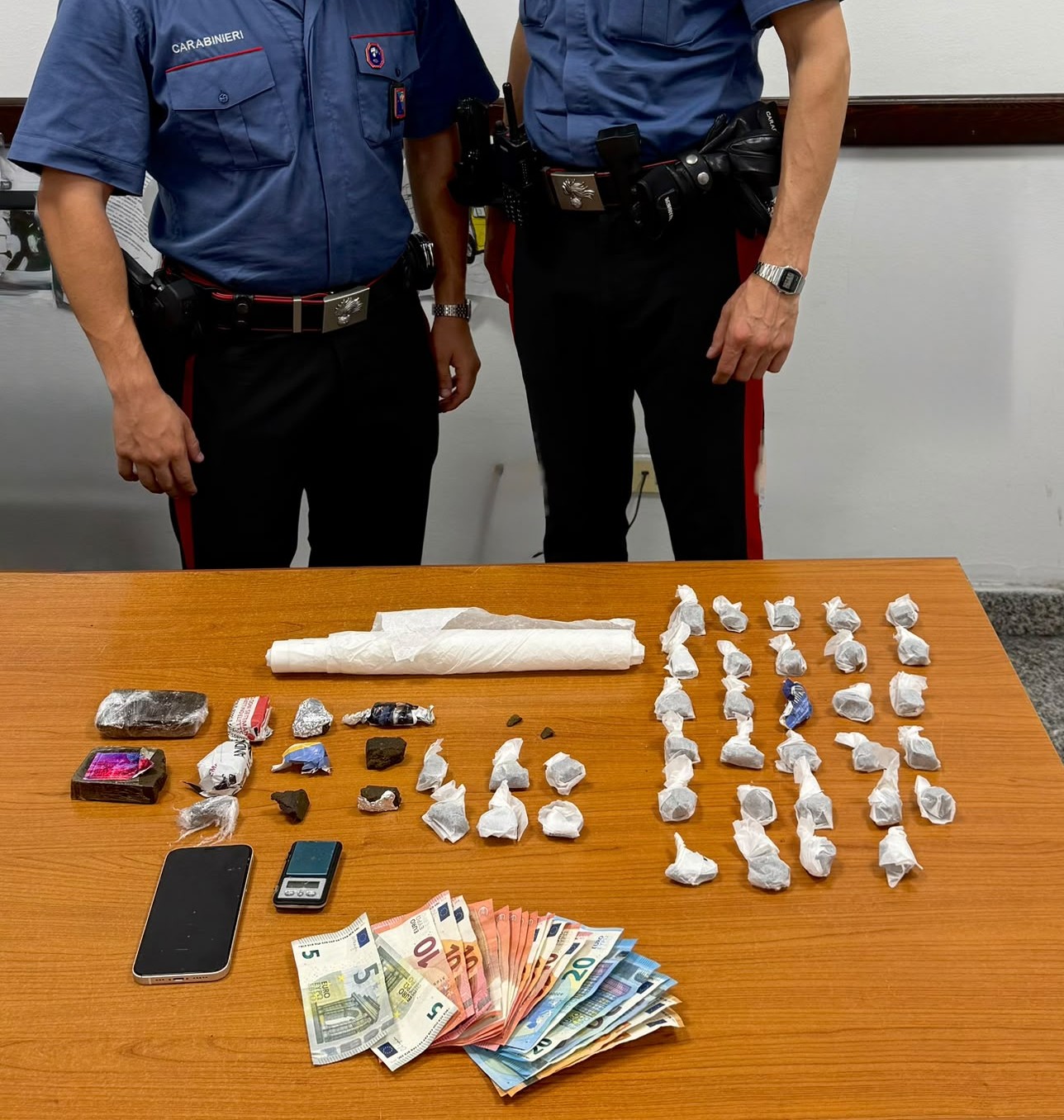 FRASCATI_-_500g_di_droga_sequestrati_dai_Carabinieri__2_