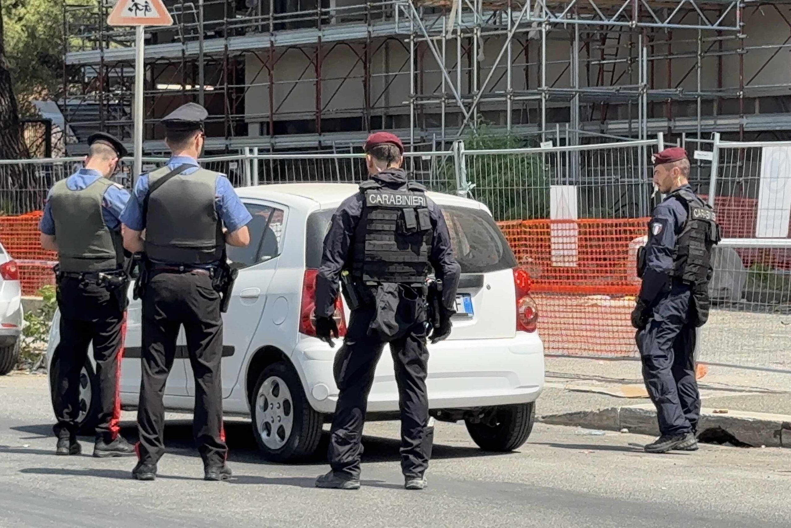 FRASCATI_-_Controlli_dei_Carabinieri_a_Tor_Bella_Monaca__1_