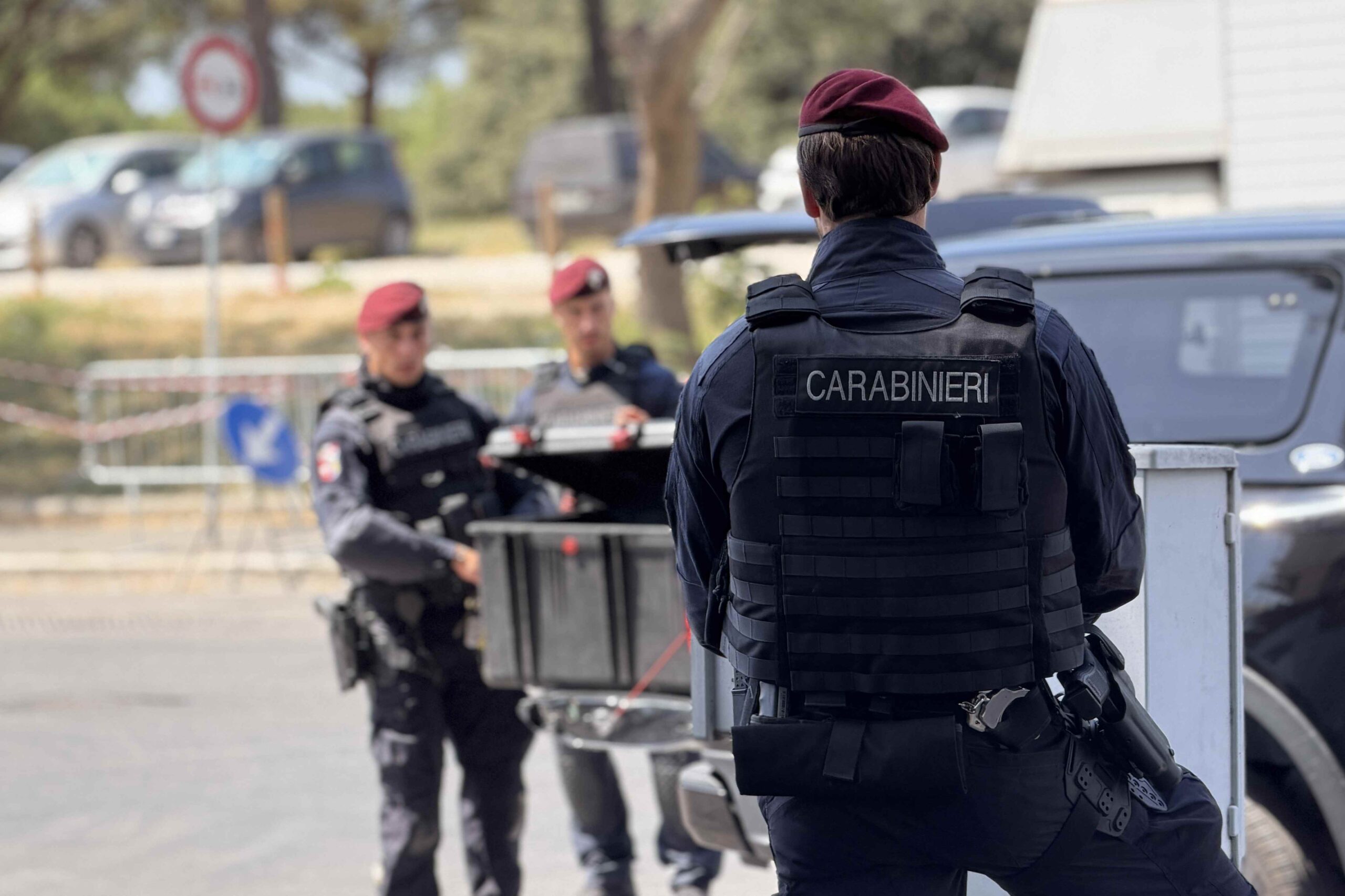 FRASCATI_-_Controlli_dei_Carabinieri_a_Tor_Bella_Monaca__5_