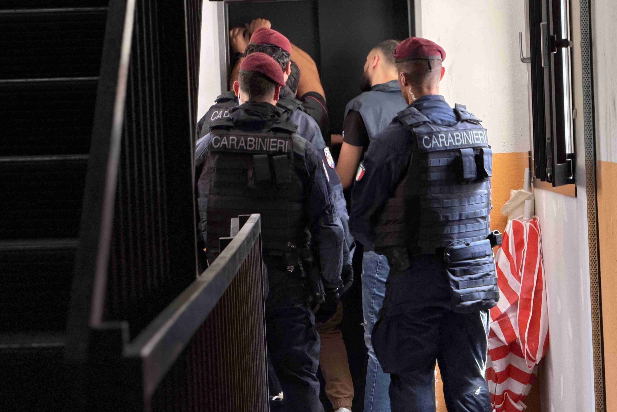 FRASCATI_-_Controlli_dei_Carabinieri_a_Tor_Bella_Monaca__6_