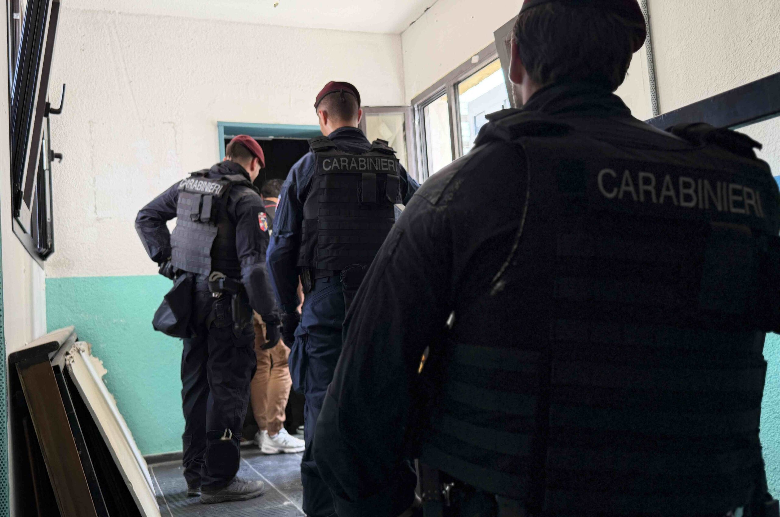 FRASCATI_-_Controlli_dei_Carabinieri_a_Tor_Bella_Monaca__7_