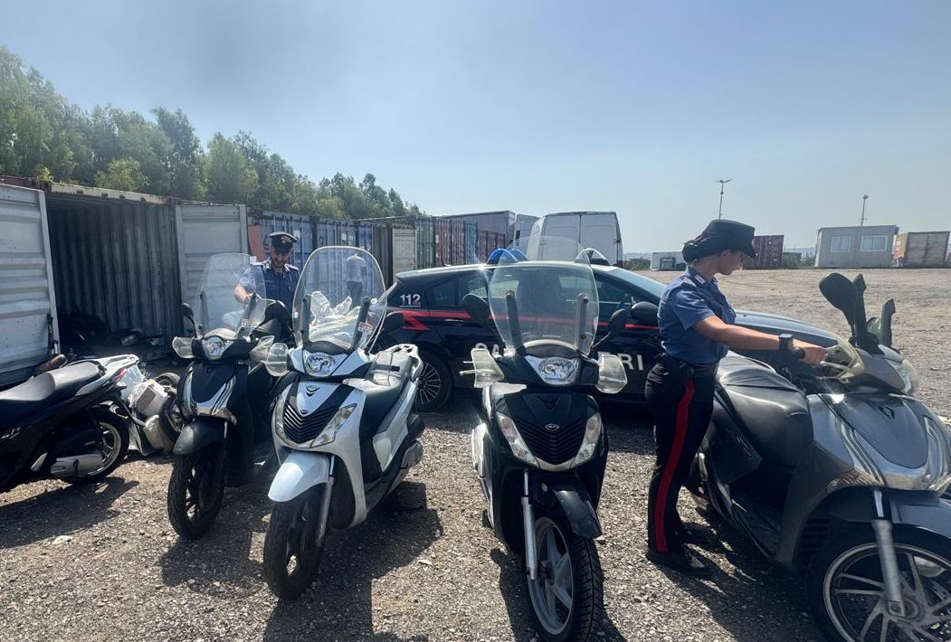 PARIOLI_-_Il_centro_di_stoccaggio_dei_motorini_rubati_scoperto_dai_Carabinieri__3_
