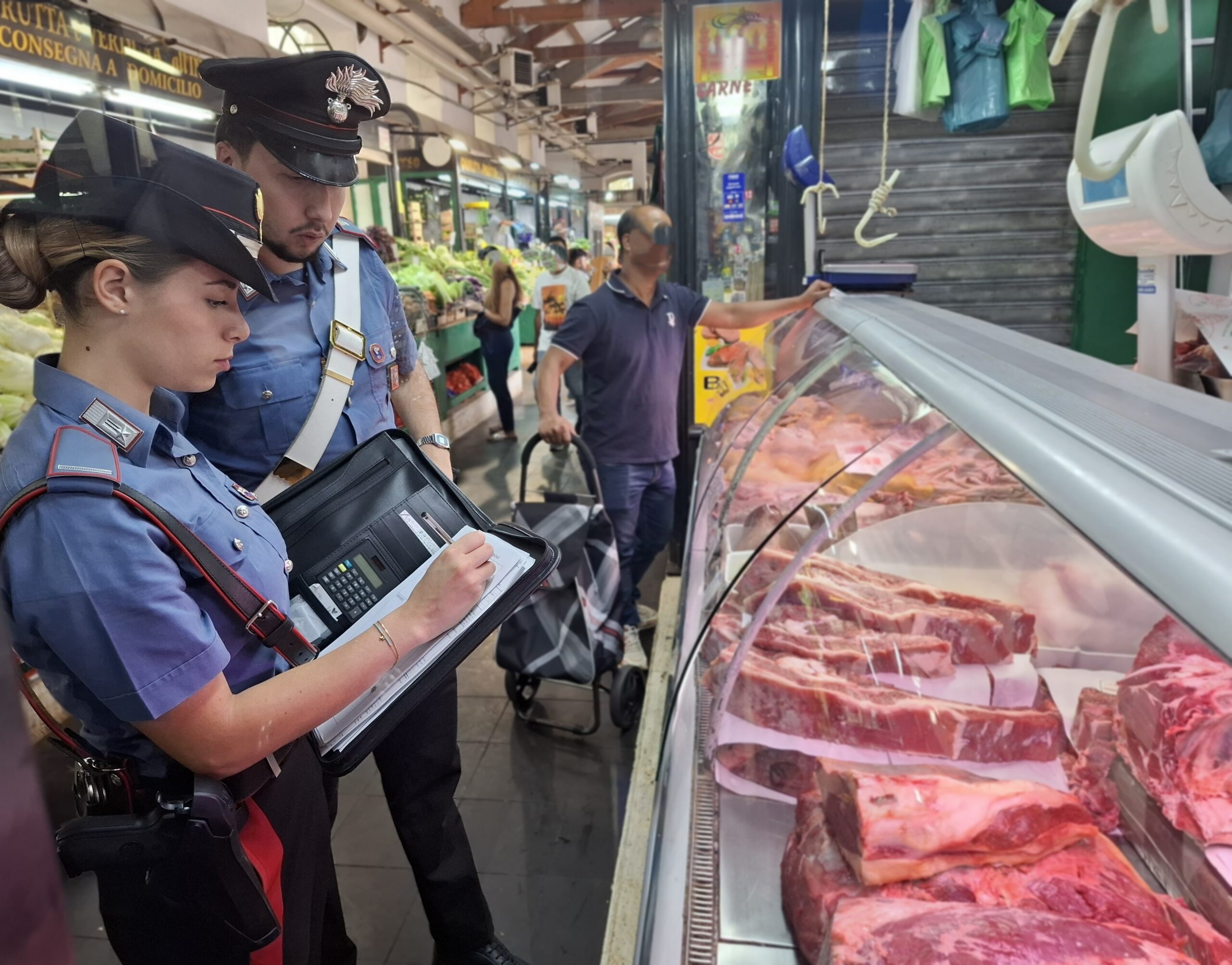 PIAZZA_DANTE_-_Controlli_al_mercato_Esquilino__3_