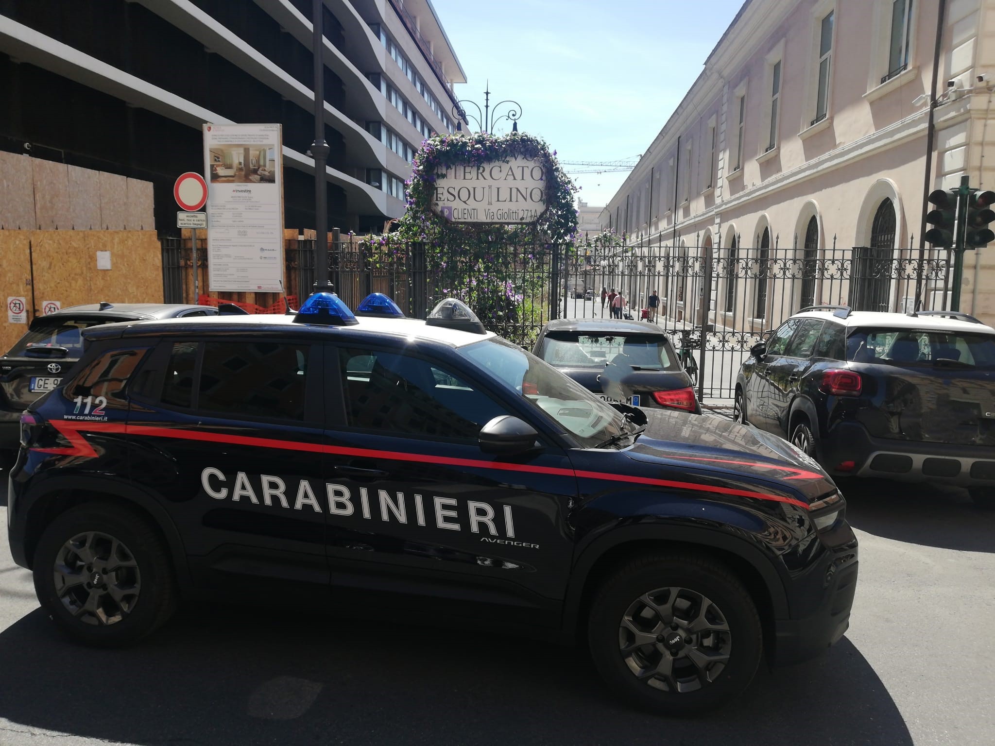PIAZZA_DANTE_-_Controlli_dei_Carabinieri_all_Esquilino__2_