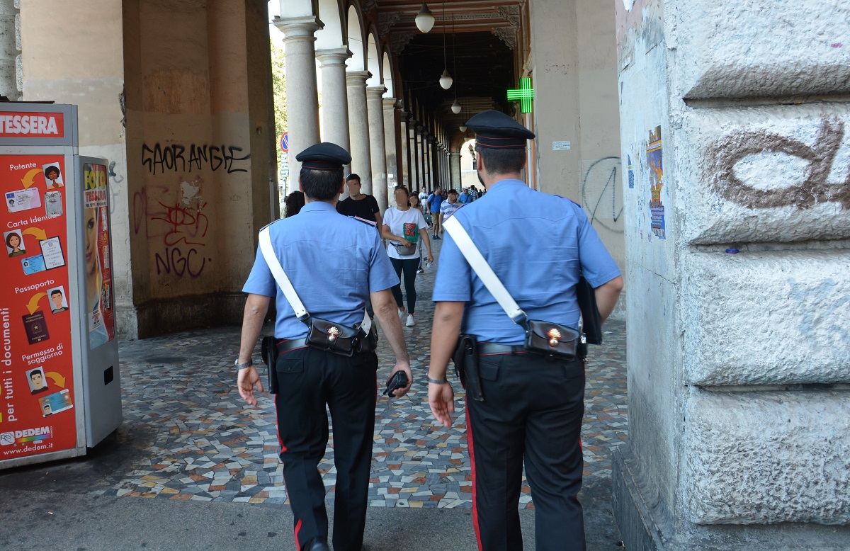 PIAZZA_DANTE_-_Controlli_dei_Carabinieri_all_Esquilino__4_
