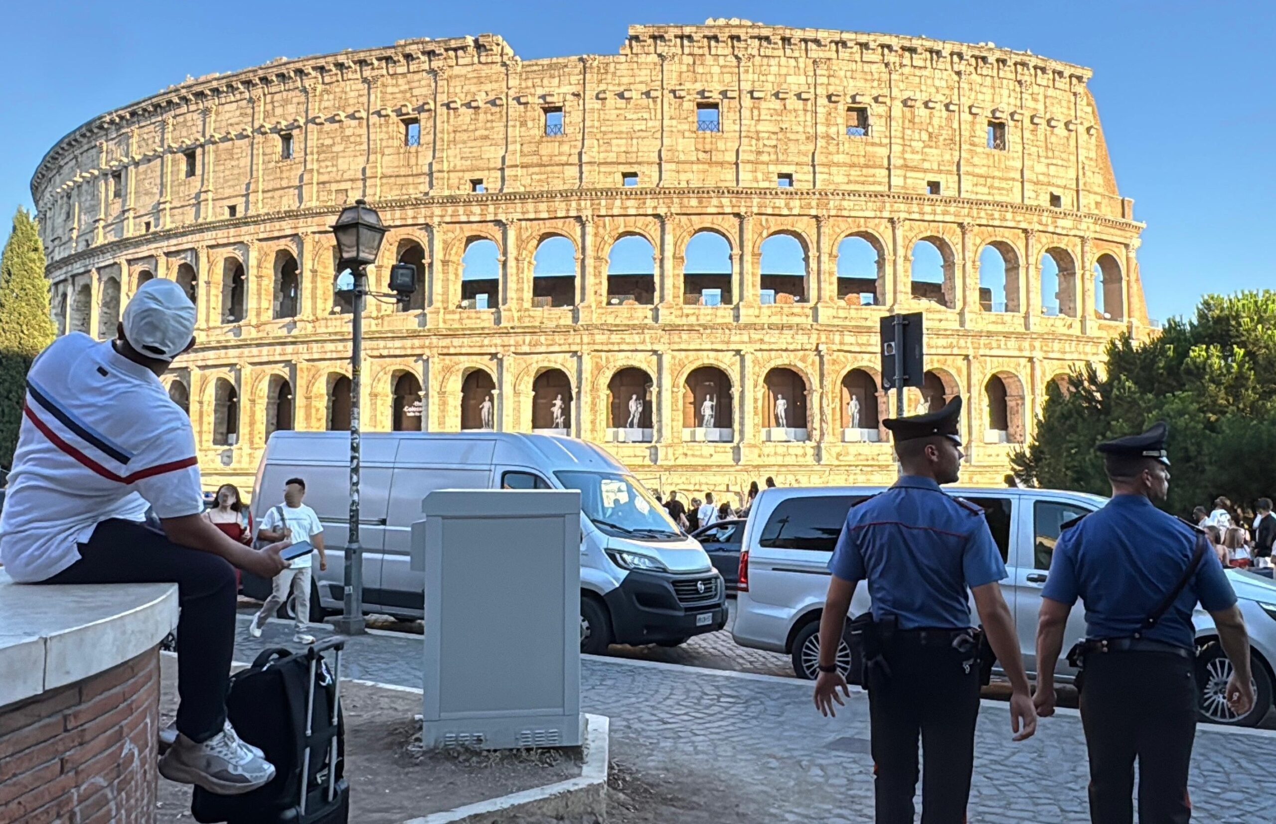 PROVINCIALE_-_Controlli_dei_Carabinieri_in_vari_quartieri__2_