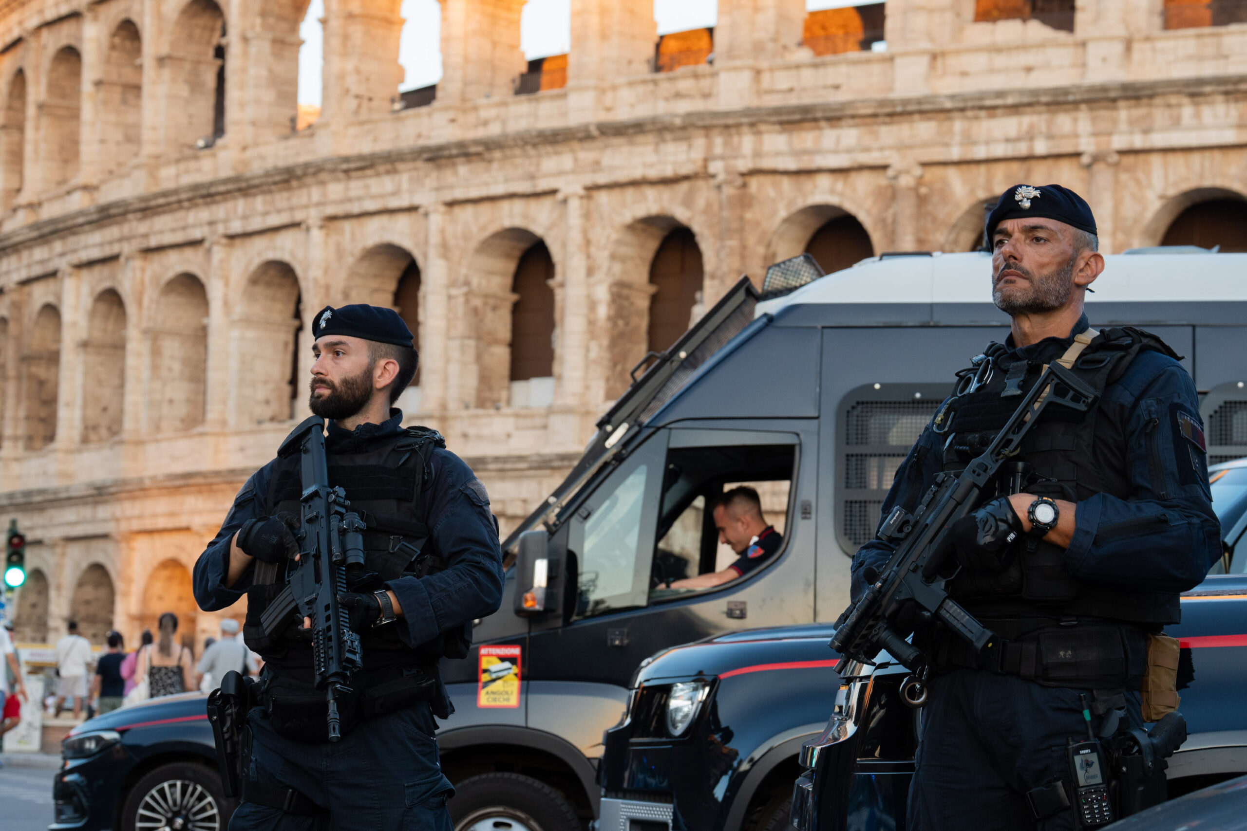 PROVINCIALE_-_Controlli_dei_Carabinieri_in_vari_quartieri__6_