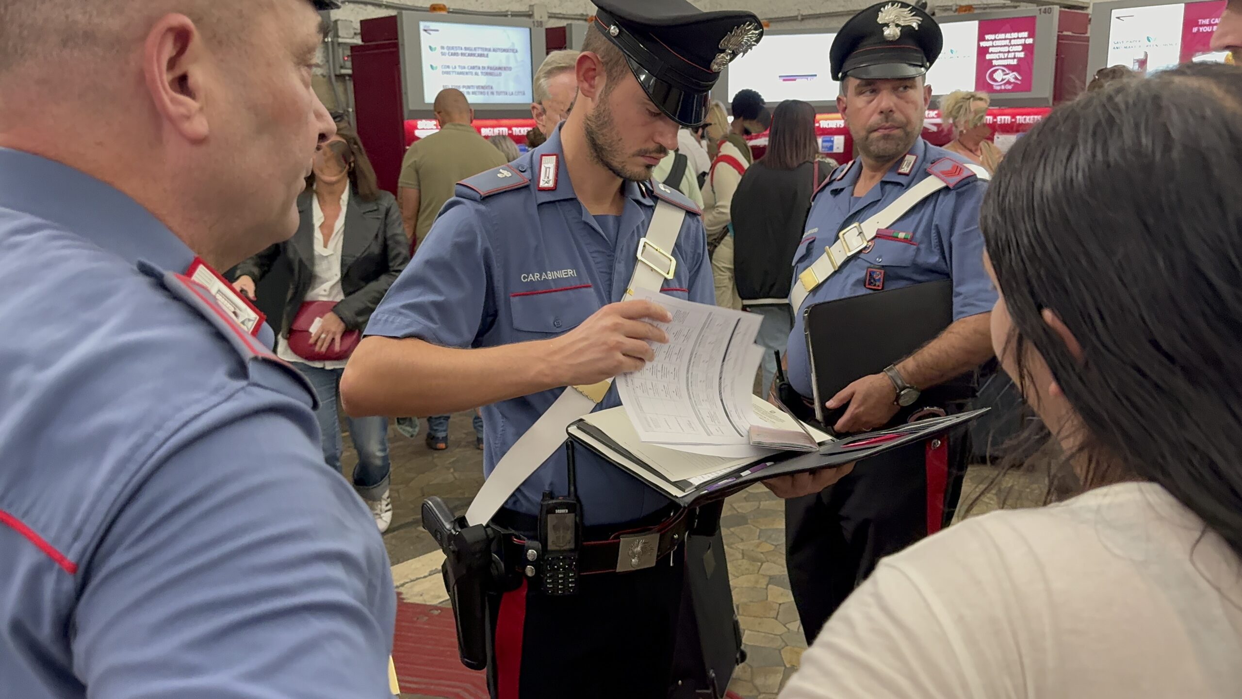 PROVINCIALE_-_I_Carabinieri_durante_i_controlli_antiborseggio__4_