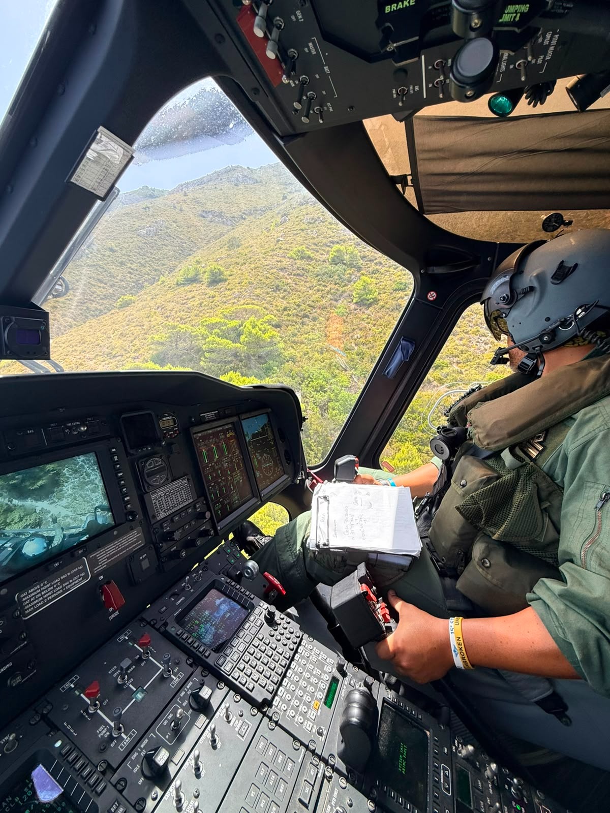 Sicilia_Aeronautica_militare_Soccorso_aereo_malore_escursionista_Isola_d-1