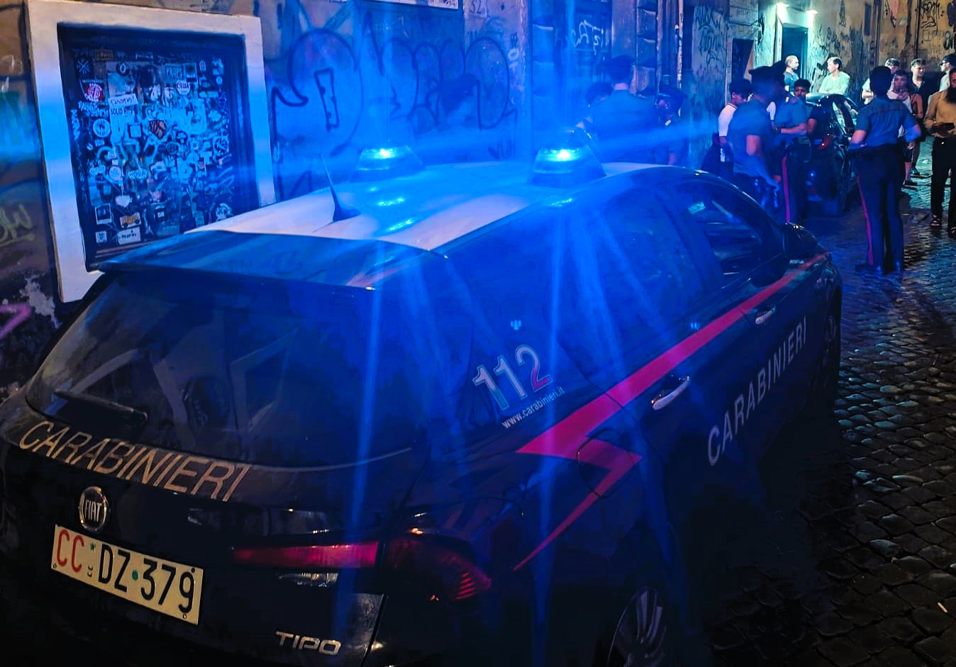 TRASTEVERE_-_Controlli_dei_Carabinieri_durante_la_movida_a_Trastevere___5_