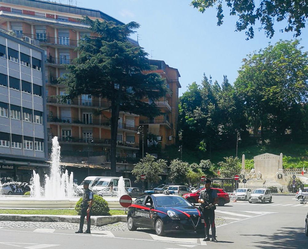 VELLETRI_-_ControllI_dei_Carabinieri_a_Velletri__2_
