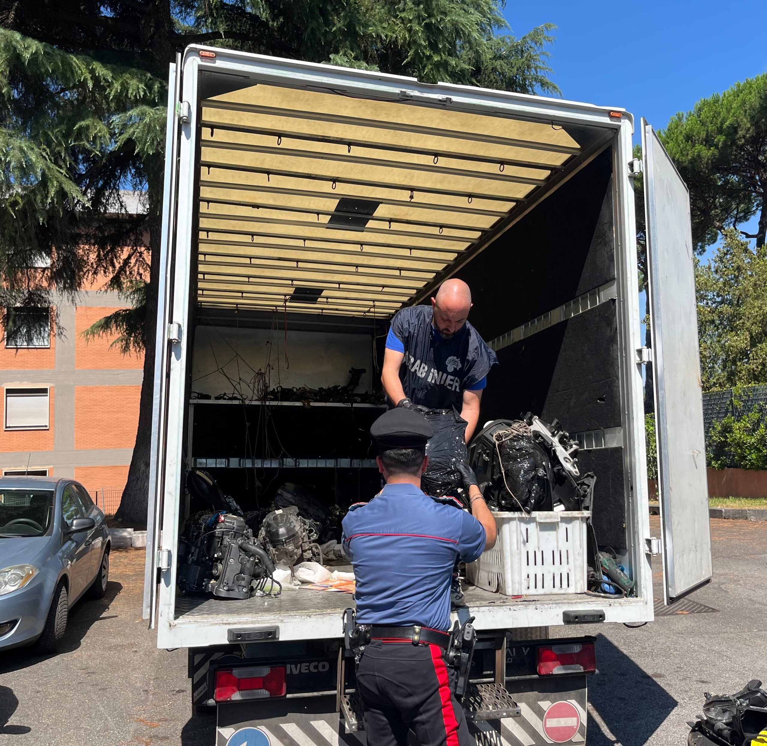 VELLETRI_-_I_Carabinieri_intevenuti__3_