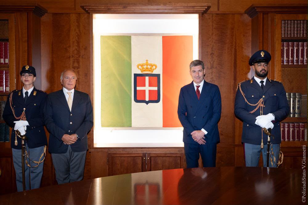 a_dx_il_Capo_della_Polizia_Direttore_Generale_della_Pubblica_Sicurezza_Prefetto_Vittorio_Pisani