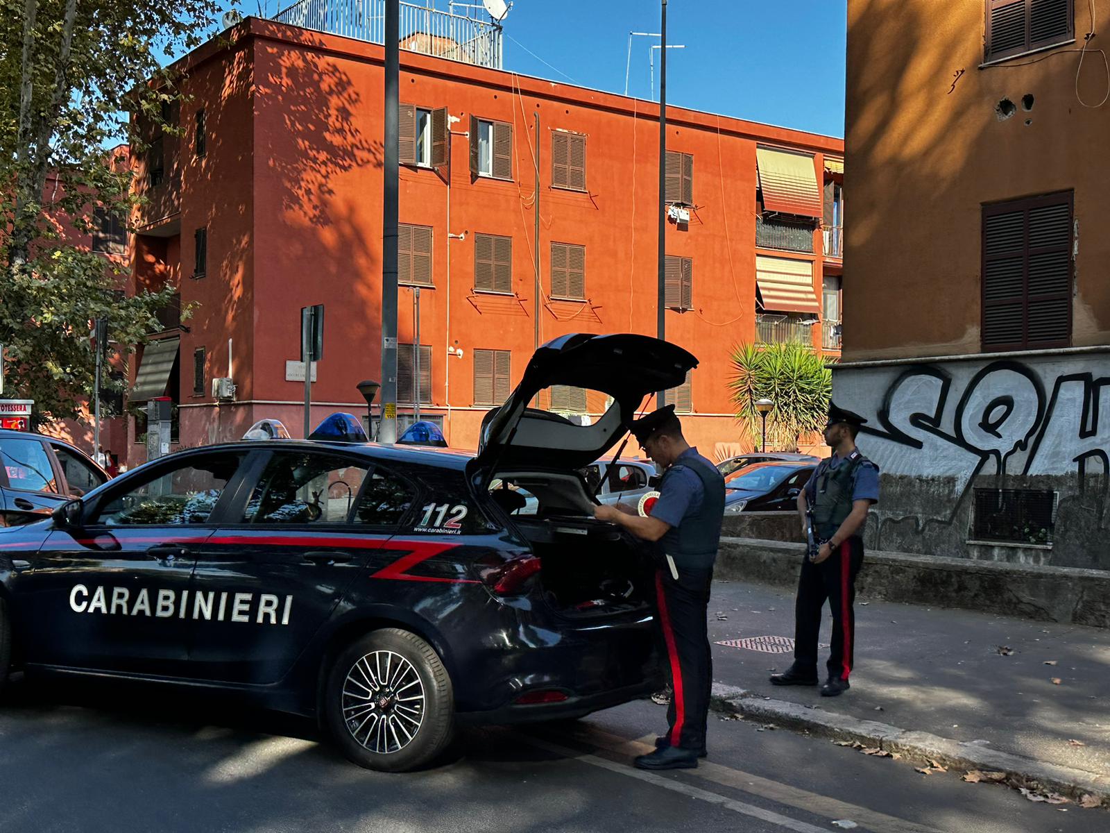 CASILINA_-_I_controlli_dei_Carabinieri_in_zona_Quarticciolo__2_