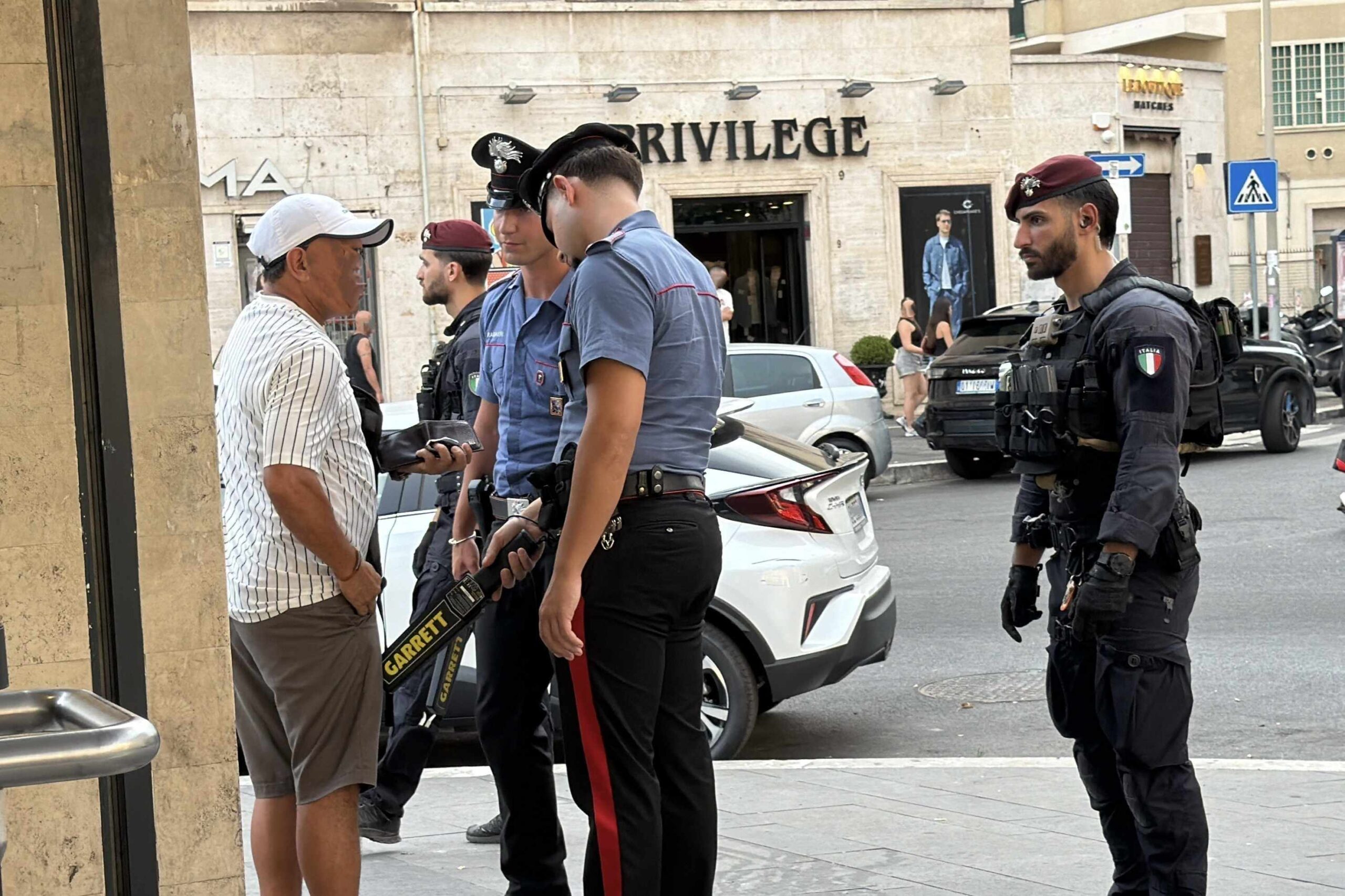 CASILINA___PARIOLI_-_Controlli_dei_Carabinieri_tra_Centocelle_e_quartiere_Africano__4_