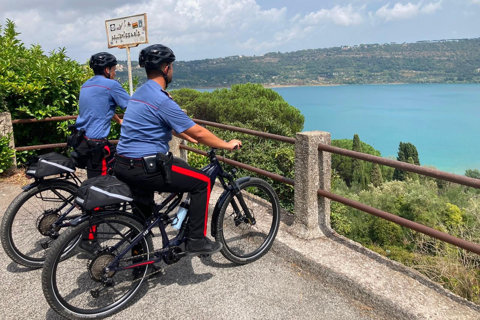 CASTEL_GANDOLFO_-_Le_pattuglie_dei_Carabinieri_in_Ebike__6_