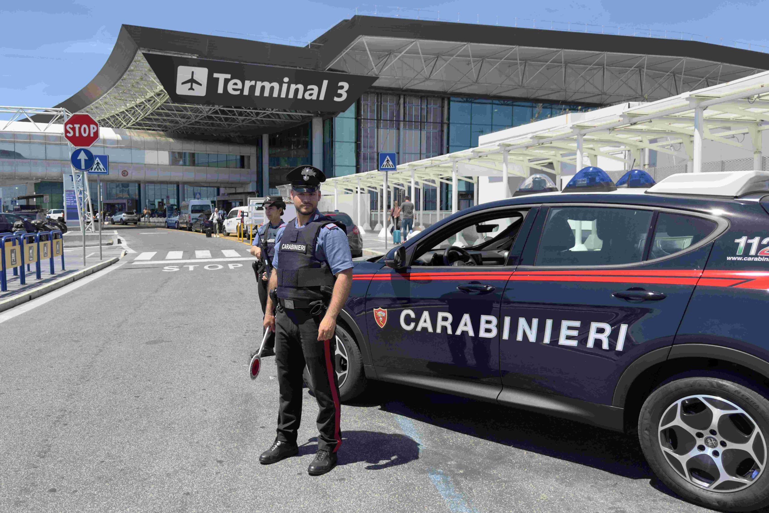 CP_AEROPORTI_-_Controlli_dei_Carabinieri_presso_l_aeroporto_di_Fiumicino__4_