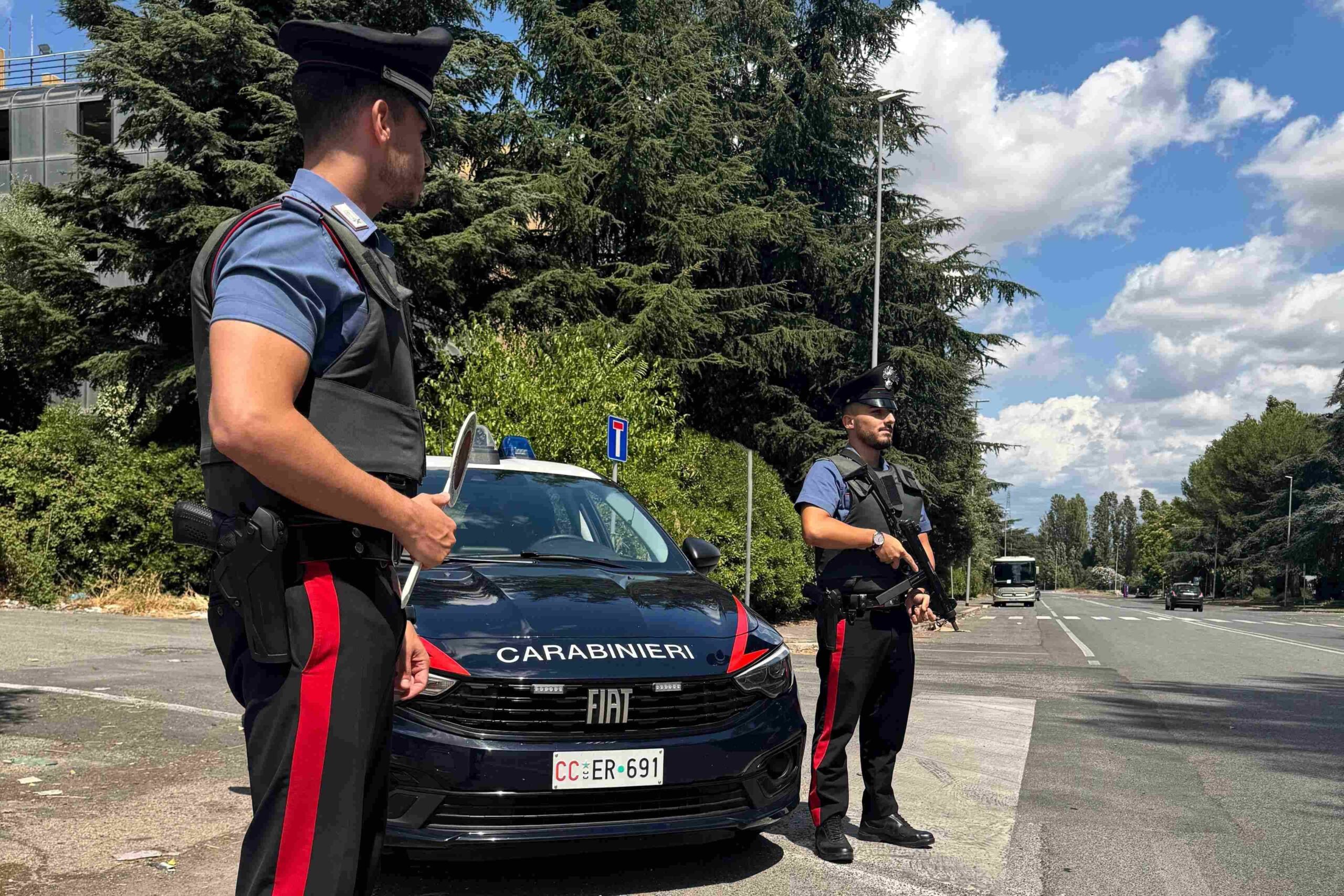 MONTESACRO_-_Controlli_dei_Carabinieri_a_San_Basilio_e_Cit_t__Giardino__4_