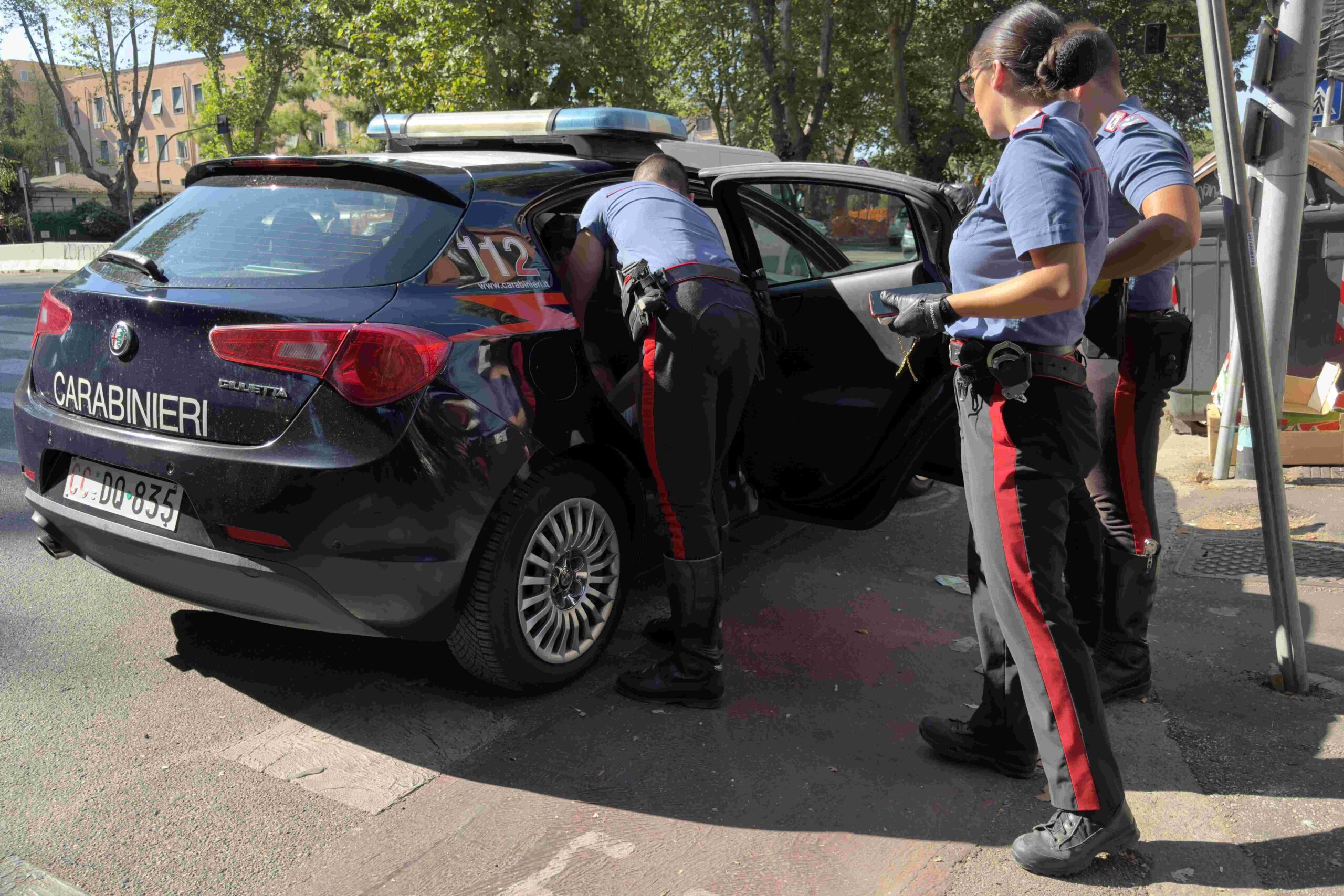 PROVINCIALE_-_I_Carabinieri_durante_i_controlli__2_
