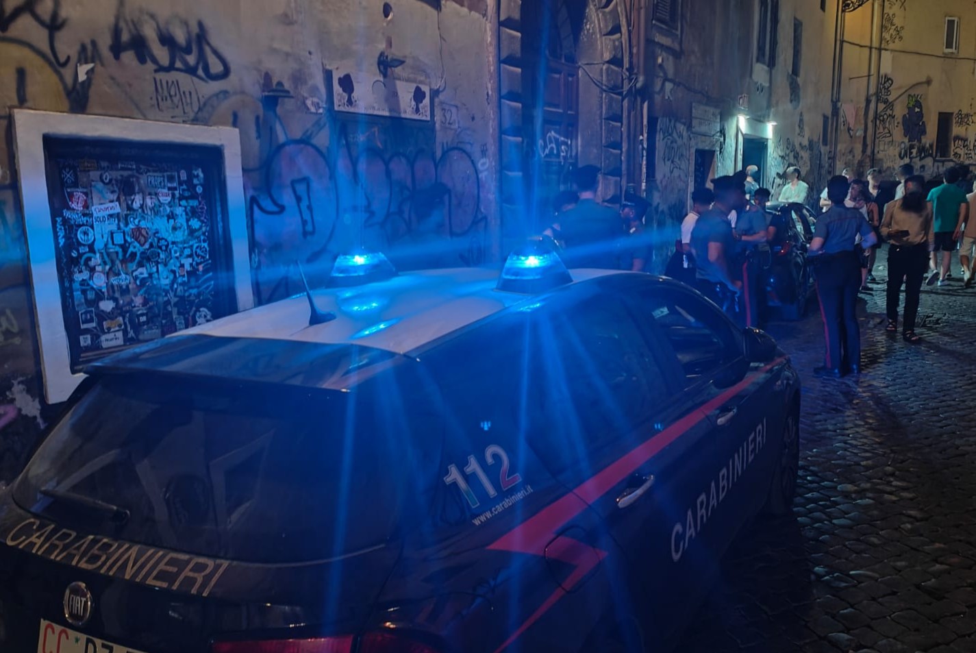 TRASTEVERE_-_Controlli_dei_Carabinieri_durante_la_movida__1_