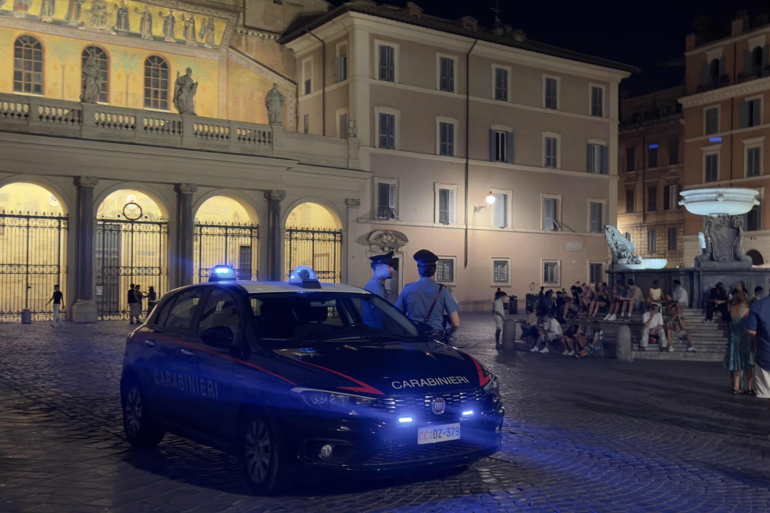 TRASTEVERE_-_Controlli_dei_Carabinieri_durante_la_movida__1_