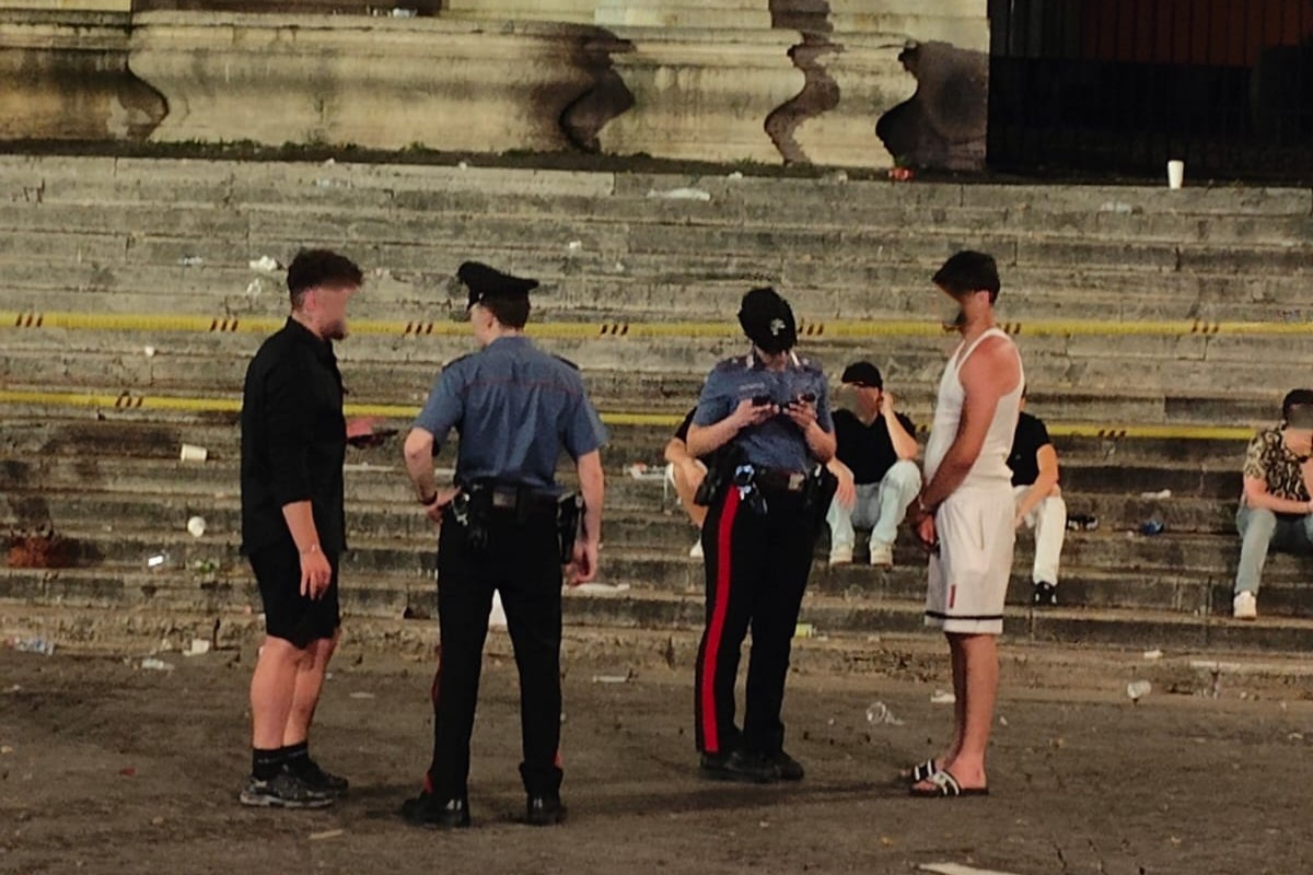 TRASTEVERE_-_Controlli_dei_Carabinieri_durante_la_movida___3_