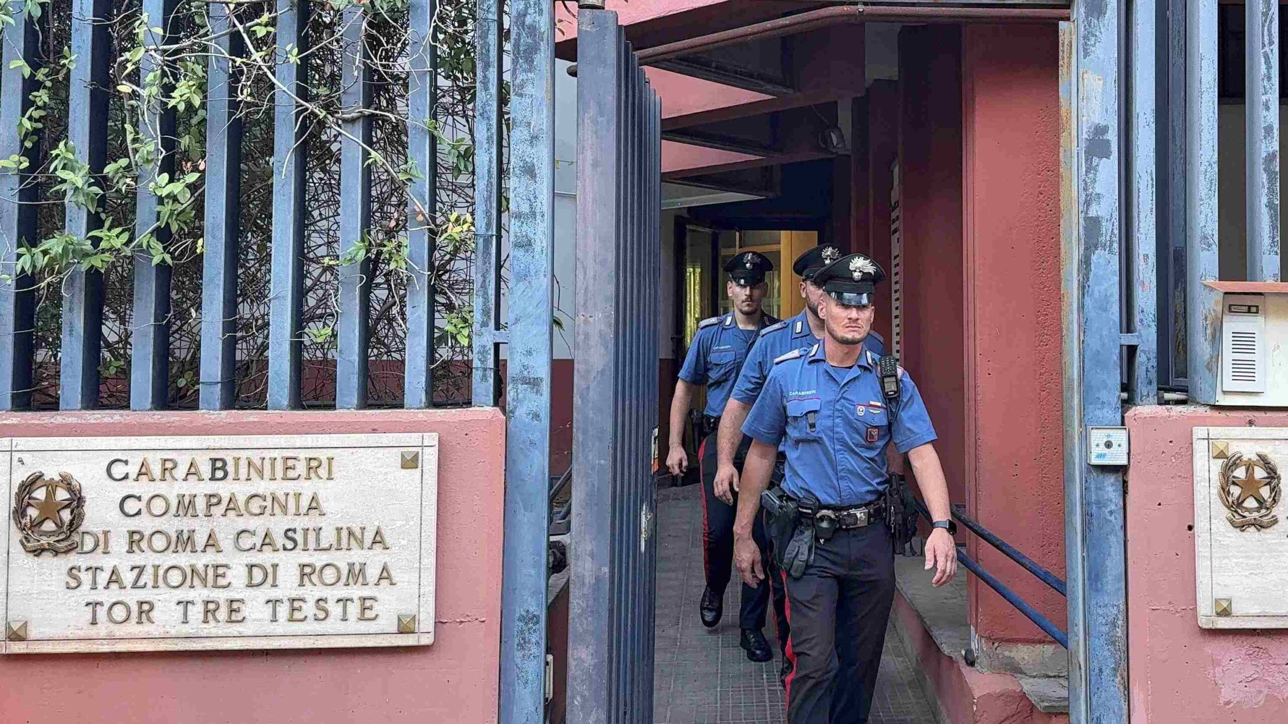 CASILINA_-_Controlli_dei_Carabinieri_nei_vari_quartieri__4_