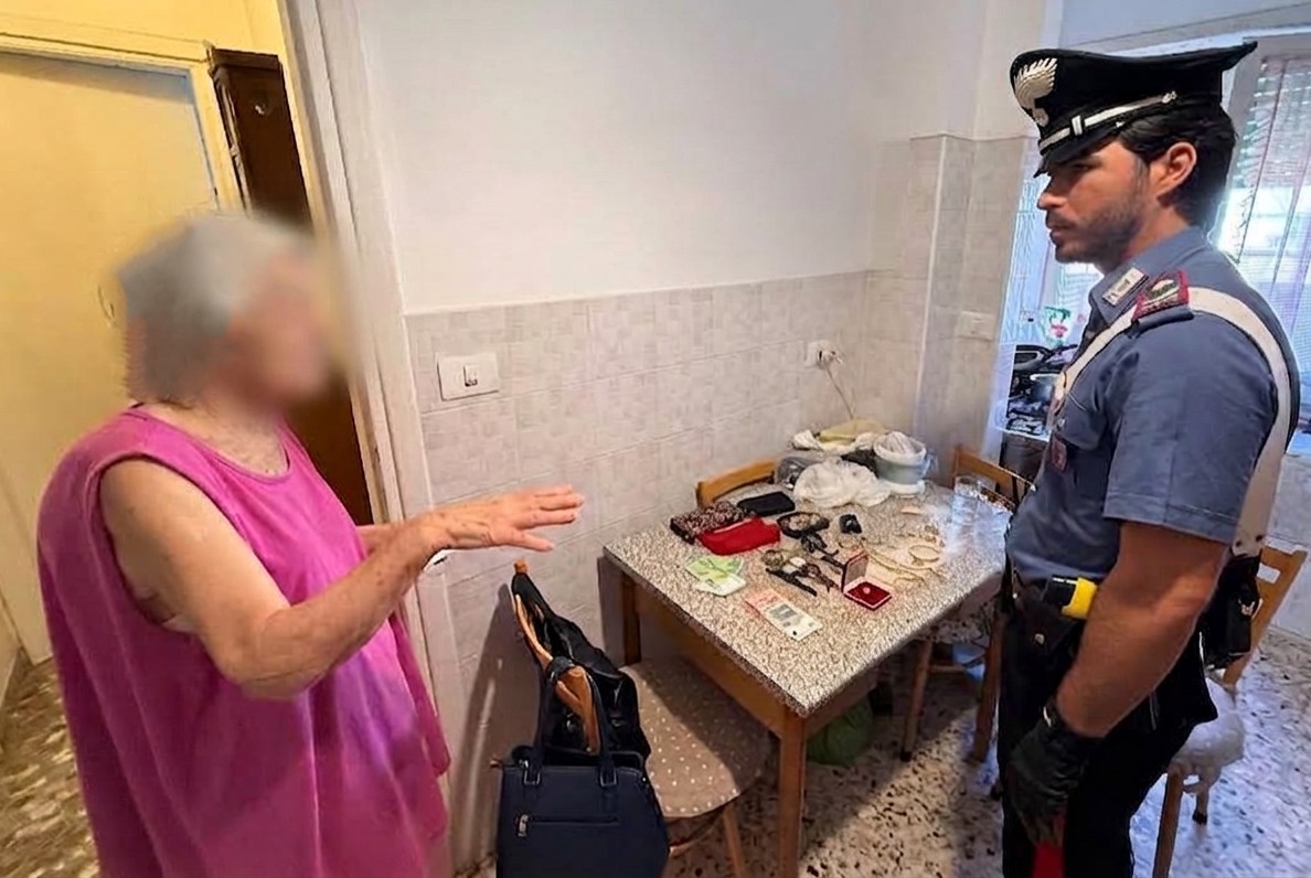 PARIOLI_-_Carabinieri_sventano_truffa_ad_anziana__1_