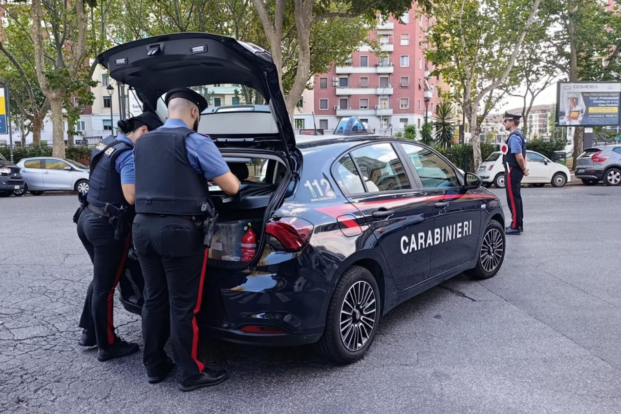 PIAZZA_DANTE_-_Controlli_antidegrado_dei_Carabinieri_nei_quartieri_Esquilino_e_San_Giovanni__2_