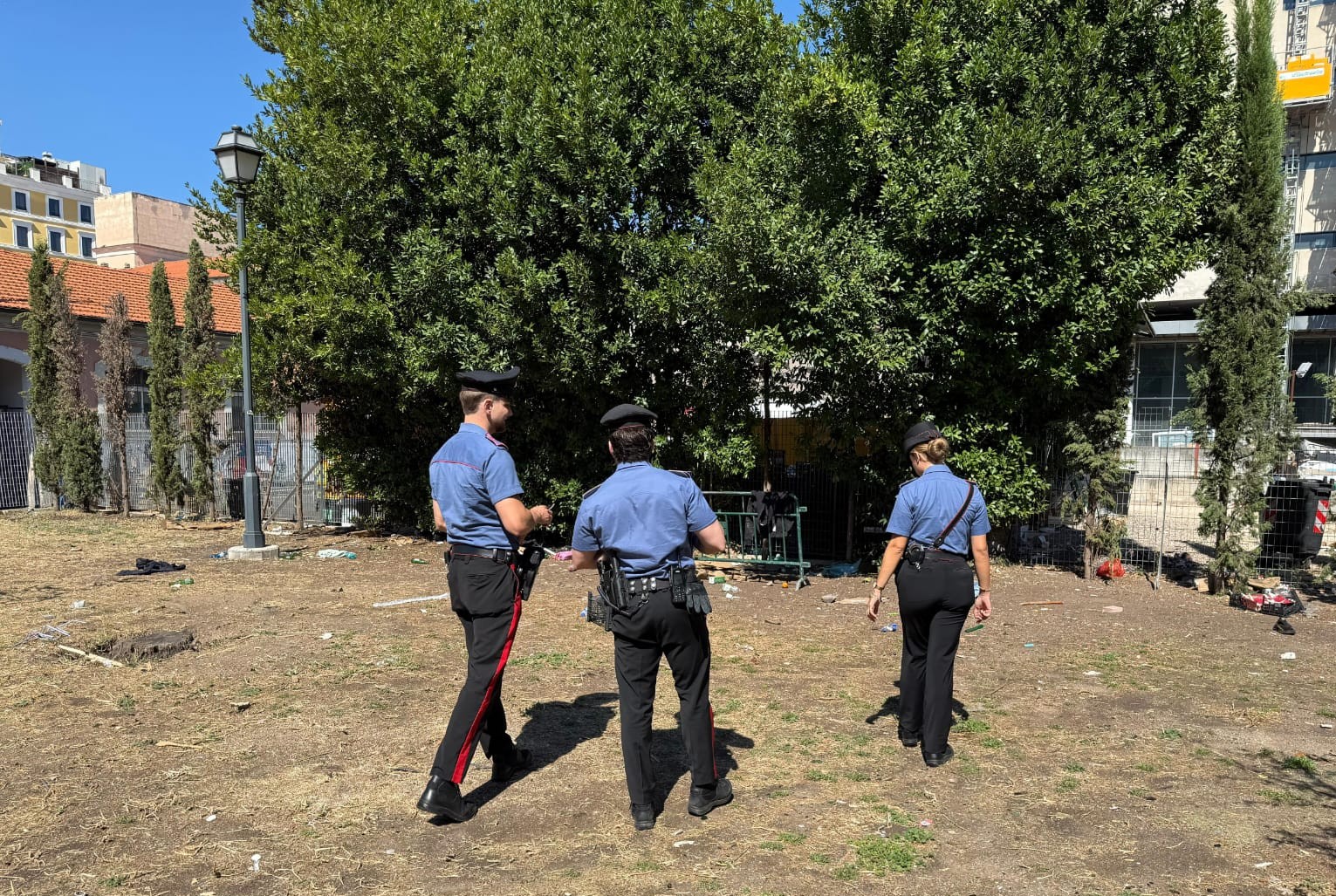 PIAZZA_DANTE_-_I_controlli_dei_Carabinieri__1_